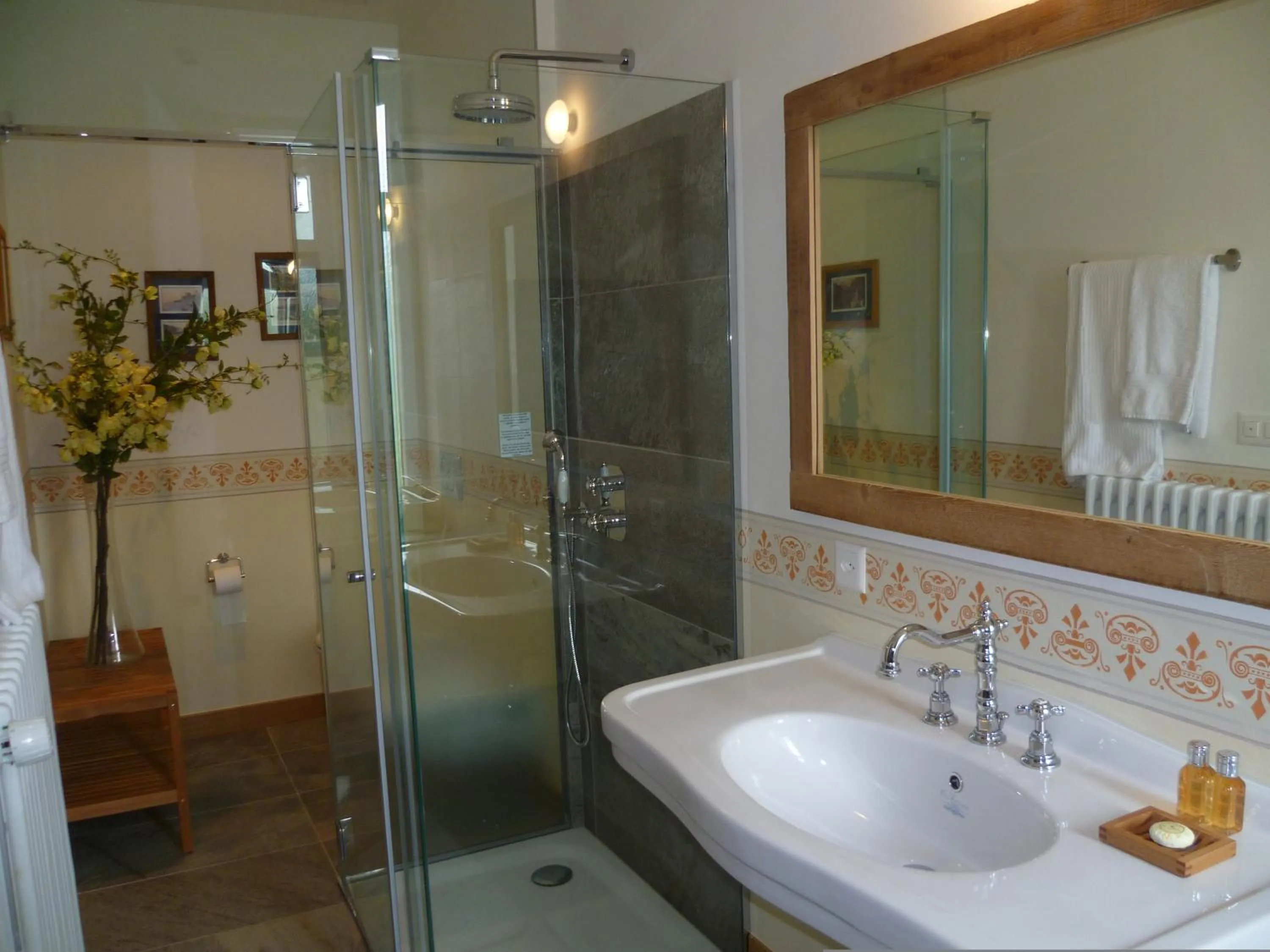 Bathroom in Maloja Palace Suites CO2-Neutral