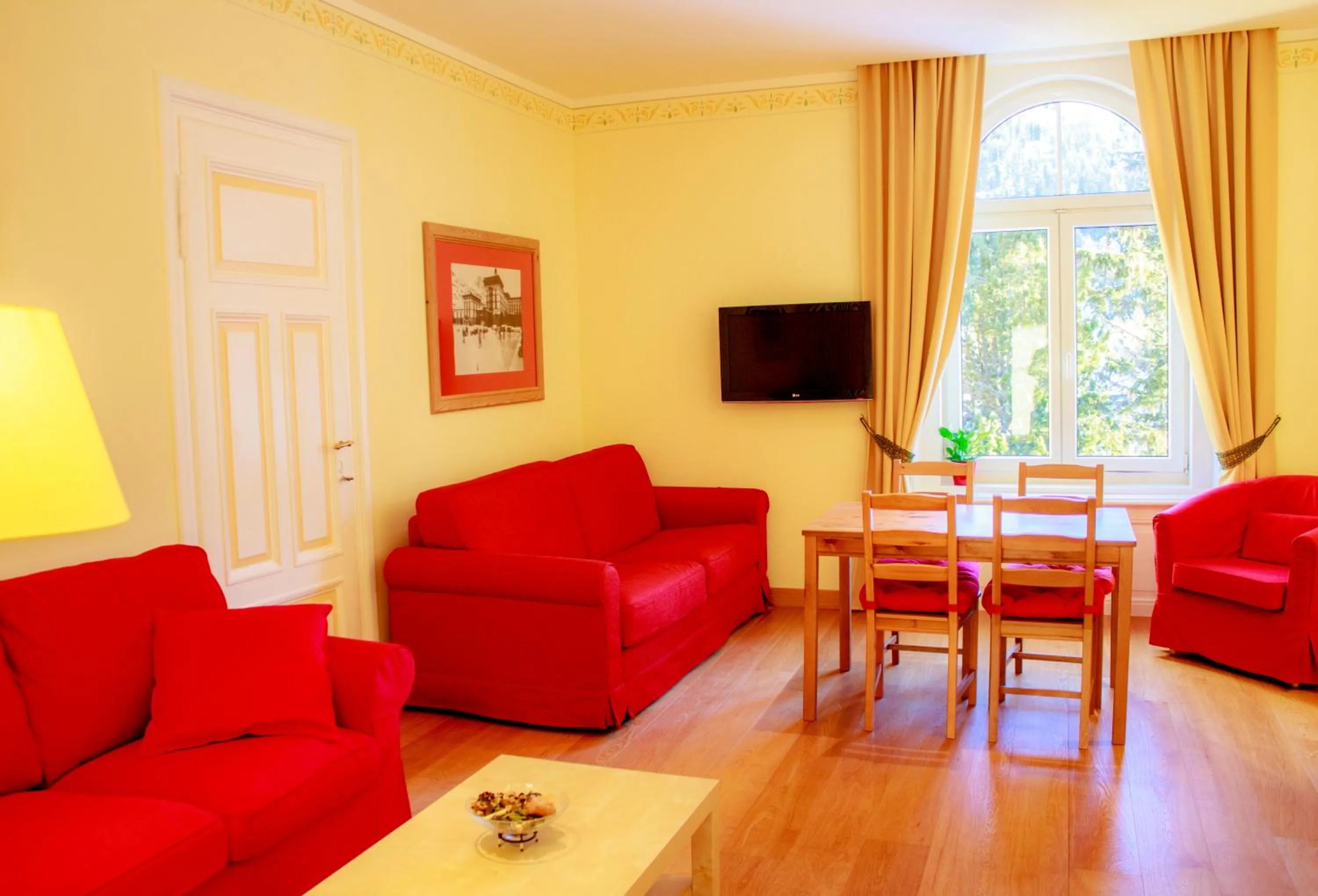 Living room in Maloja Palace Suites CO2-Neutral