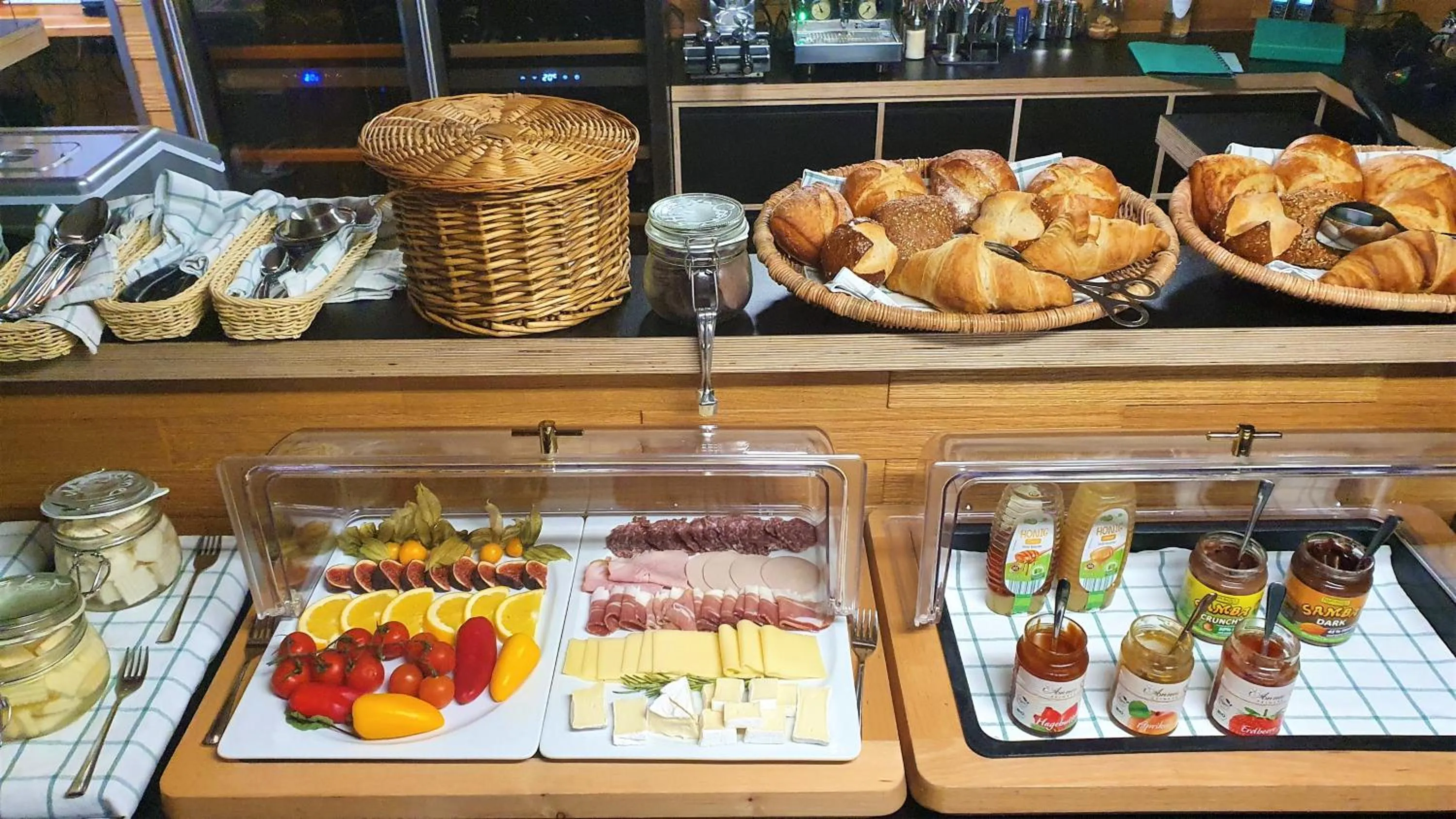 Breakfast in Der Höfener Garten