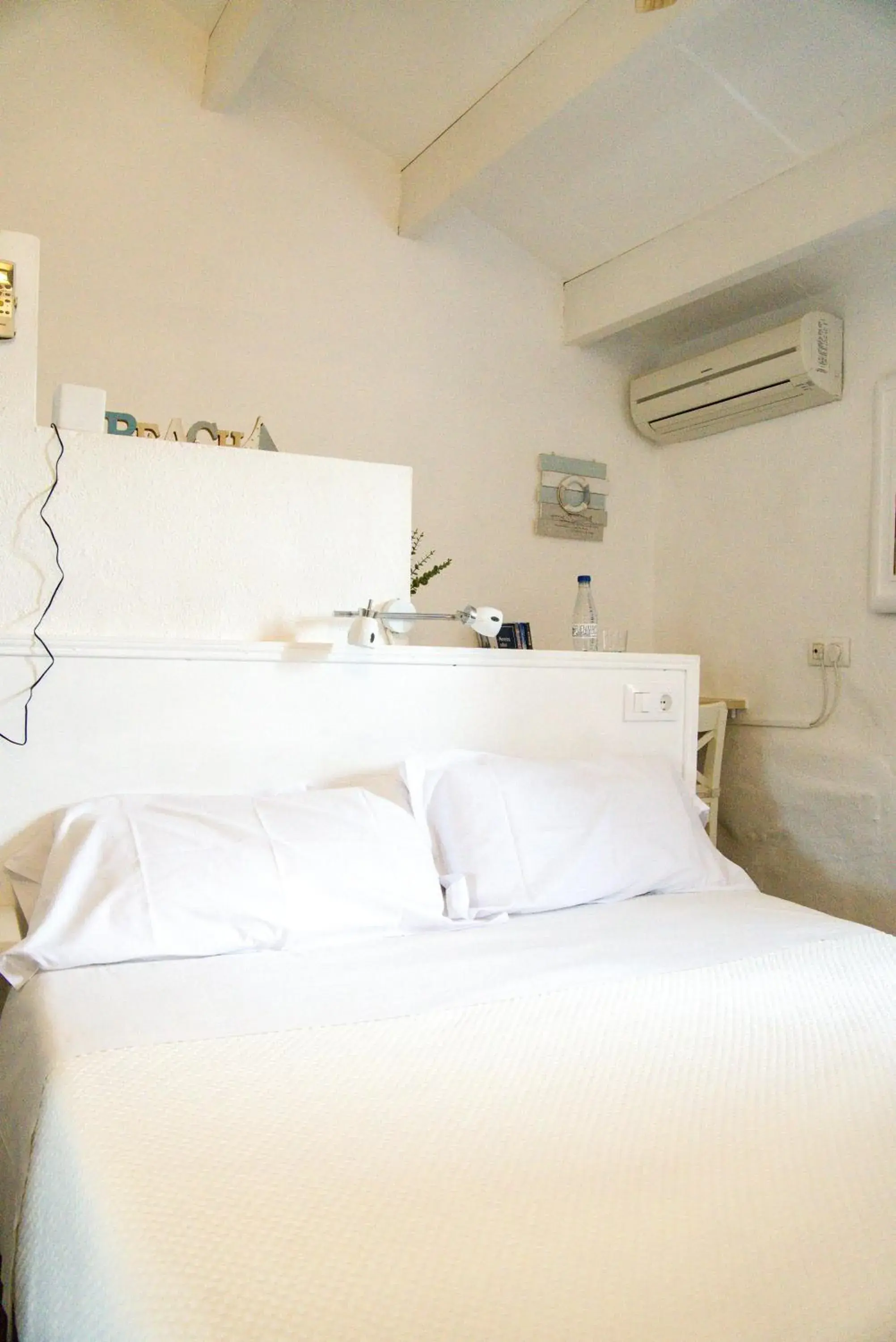 Small Double Room in Agroturismo Binissafullet Vell Small Double Room in Agroturismo Binissafullet Vell