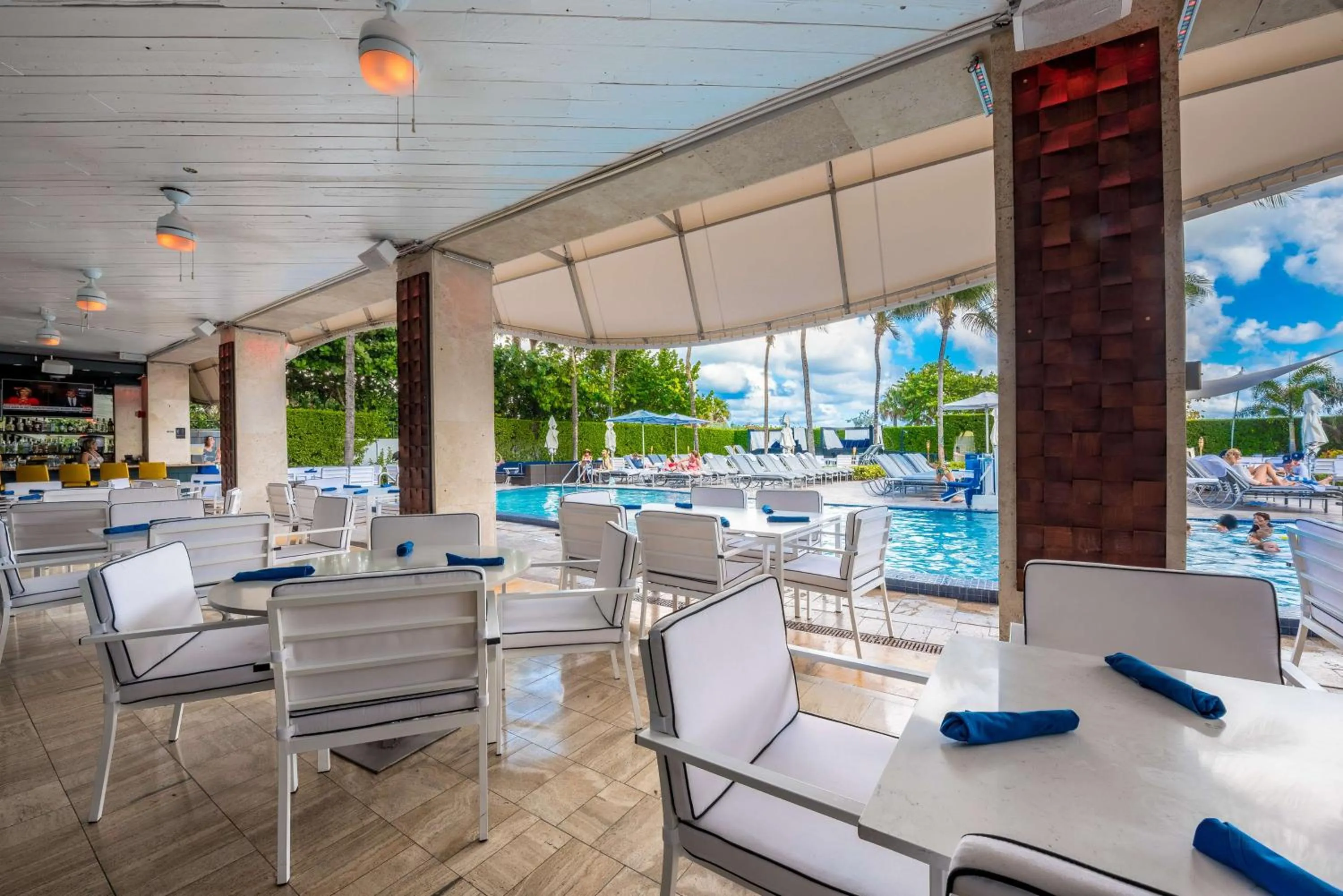 Restaurant/places to eat in Hilton Bentley Miami South Beach