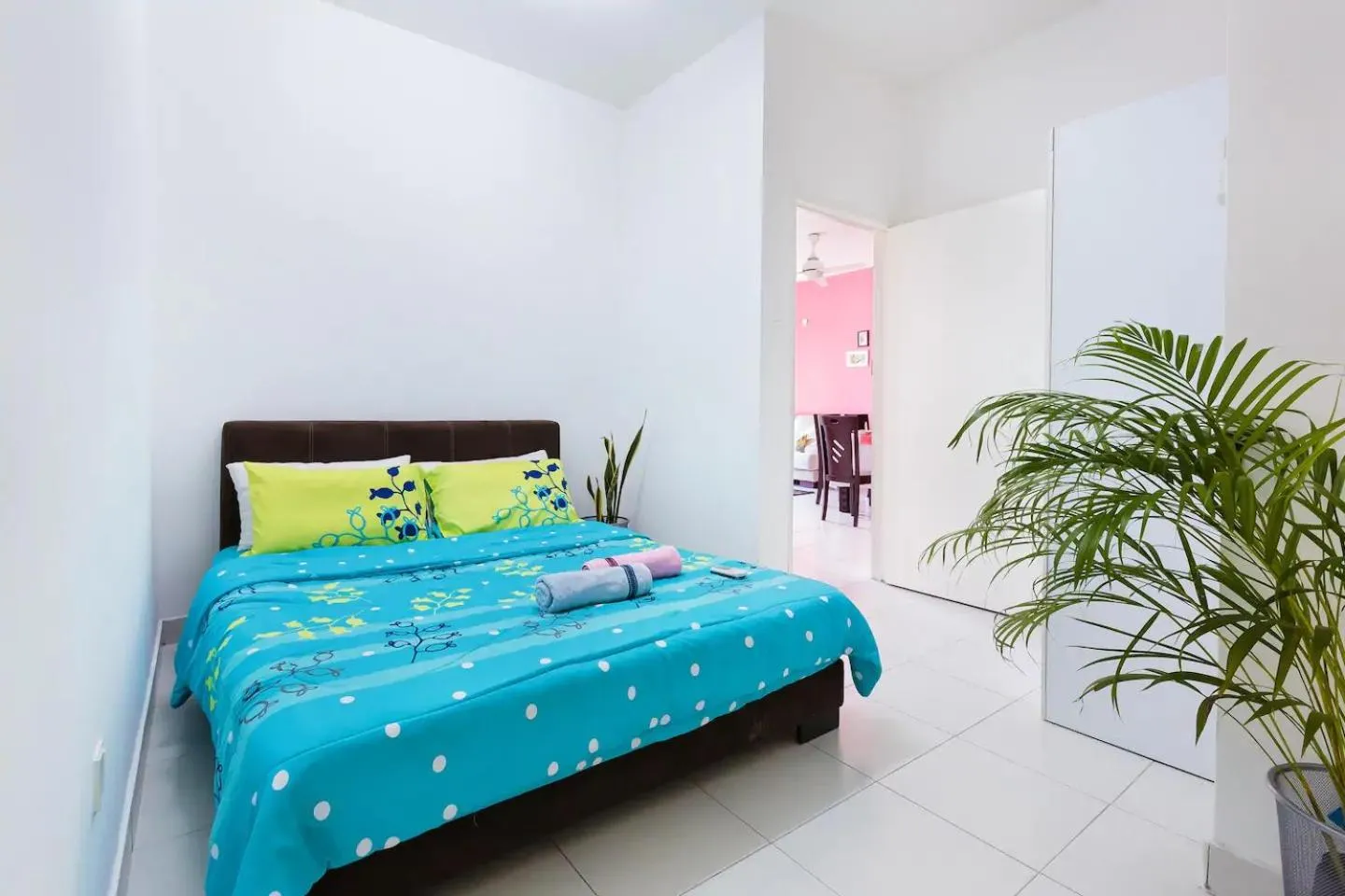 Bed in BEST WALKABLE LOCATION ** DESA TEBRAU JOHOR BAHRU