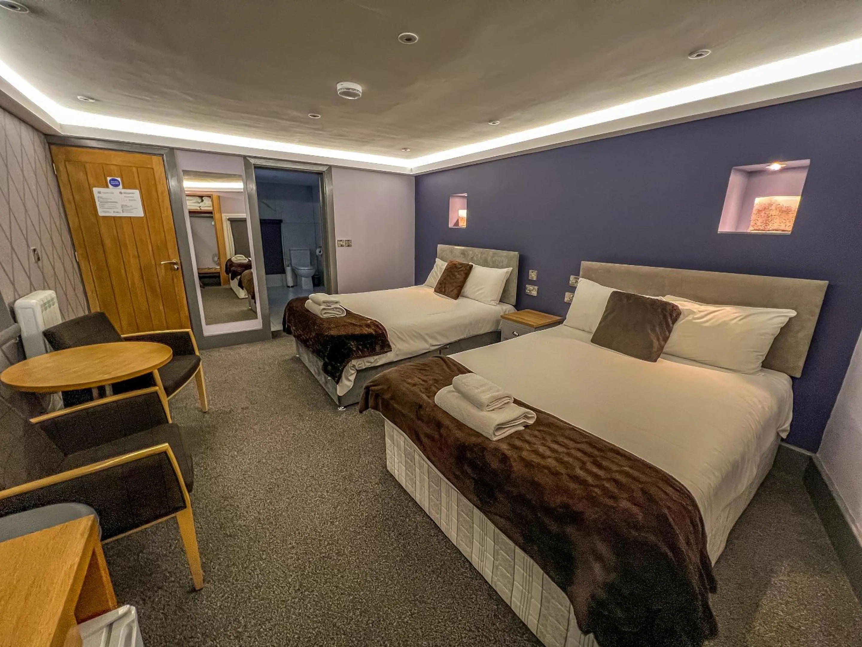 Bedroom, Bed in Fountain House