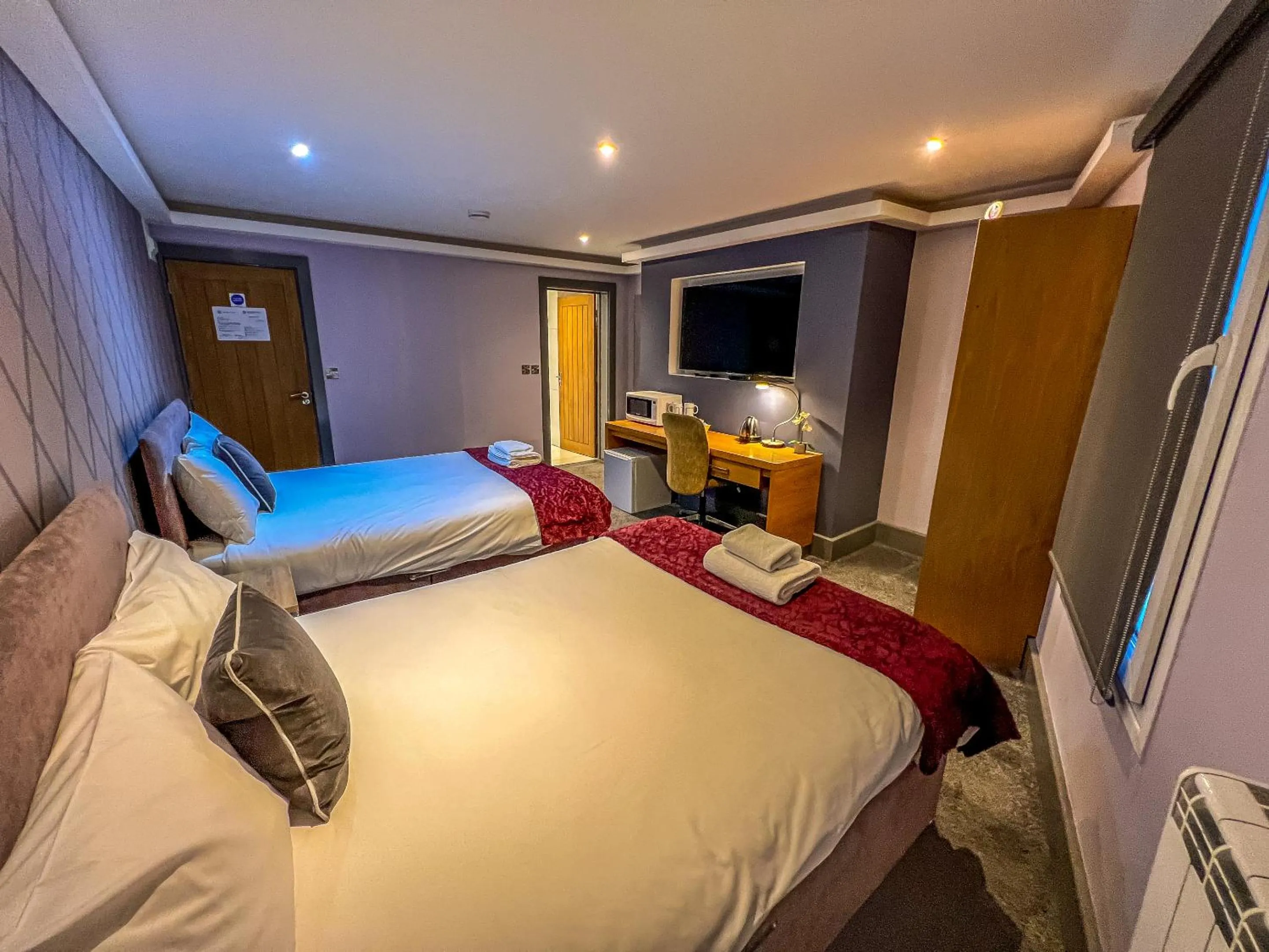 Bedroom, Bed in Fountain House