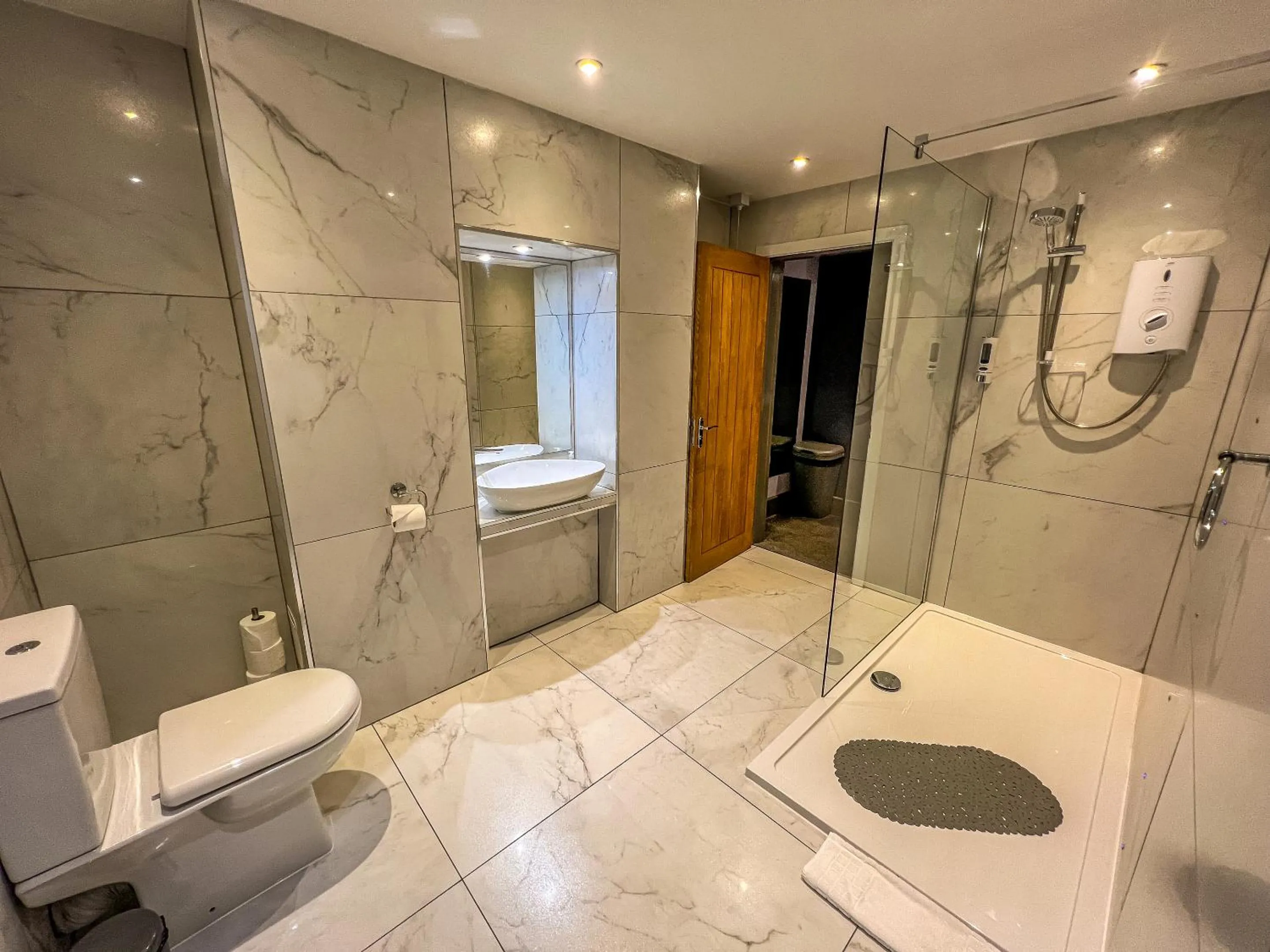 Bathroom in Fountain House