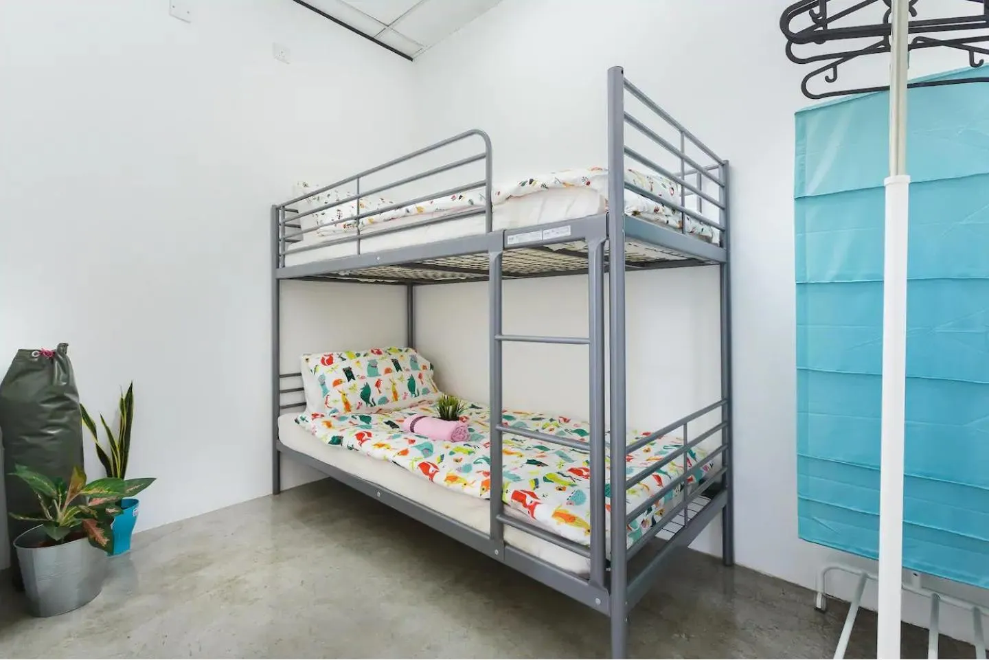 Bed in @ DE GARDEN ** AEON•IKEA•TESCO•THEMED• DESA TEBRAU JOHOR BAHRU