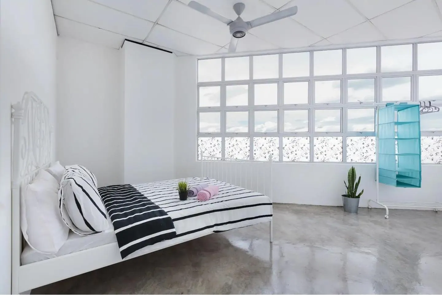 Bed in @ DE GARDEN ** AEON•IKEA•TESCO•THEMED• DESA TEBRAU JOHOR BAHRU