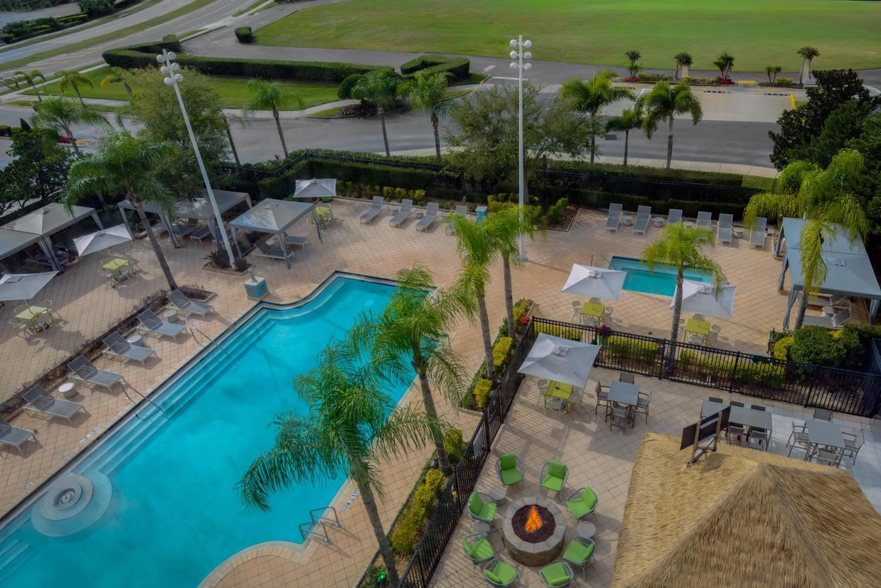 Swimming pool in Hilton Garden Inn Orlando International Drive North