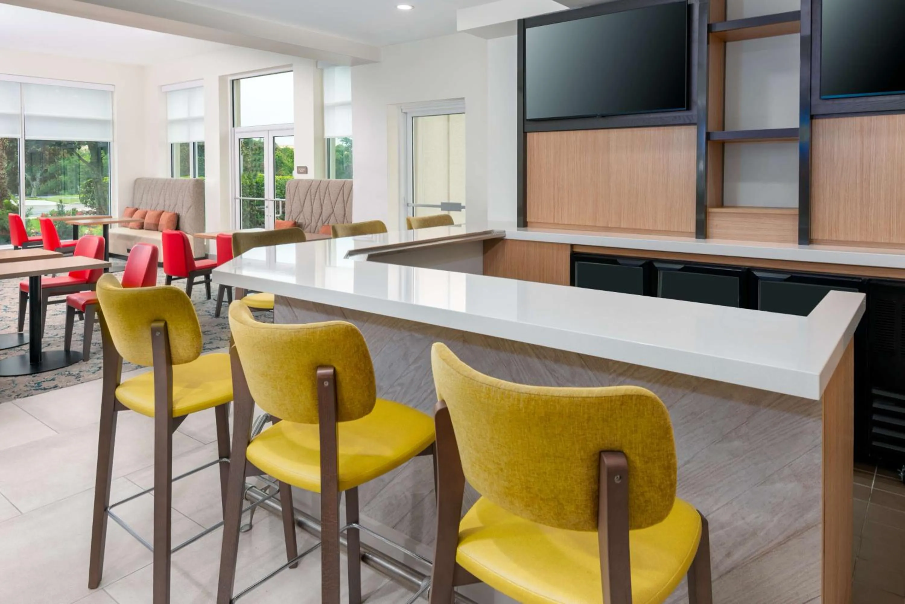 Lounge or bar in Hilton Garden Inn Orlando International Drive North