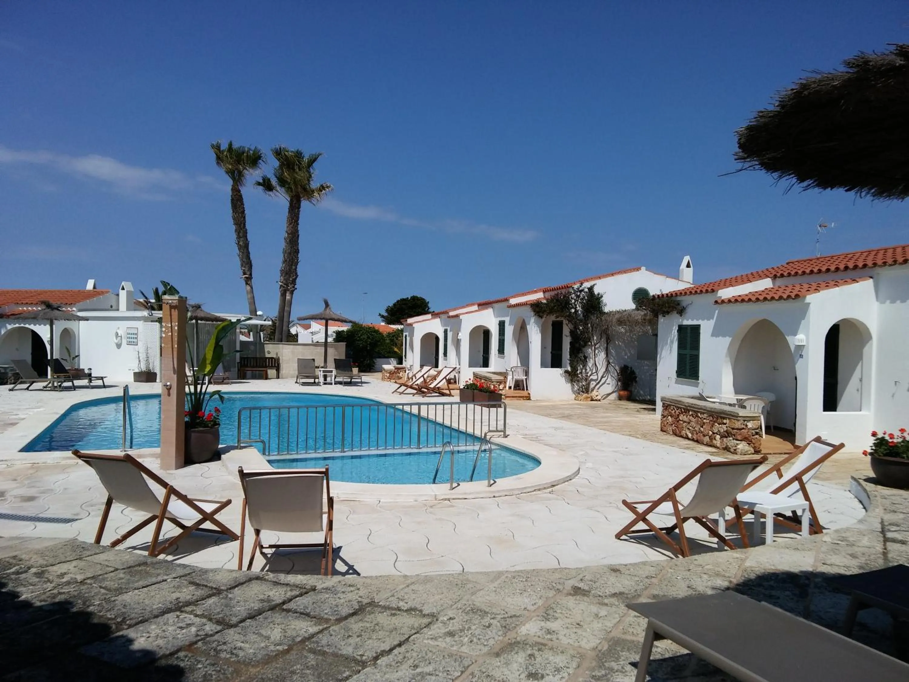 Swimming pool in Nure Cel Blau