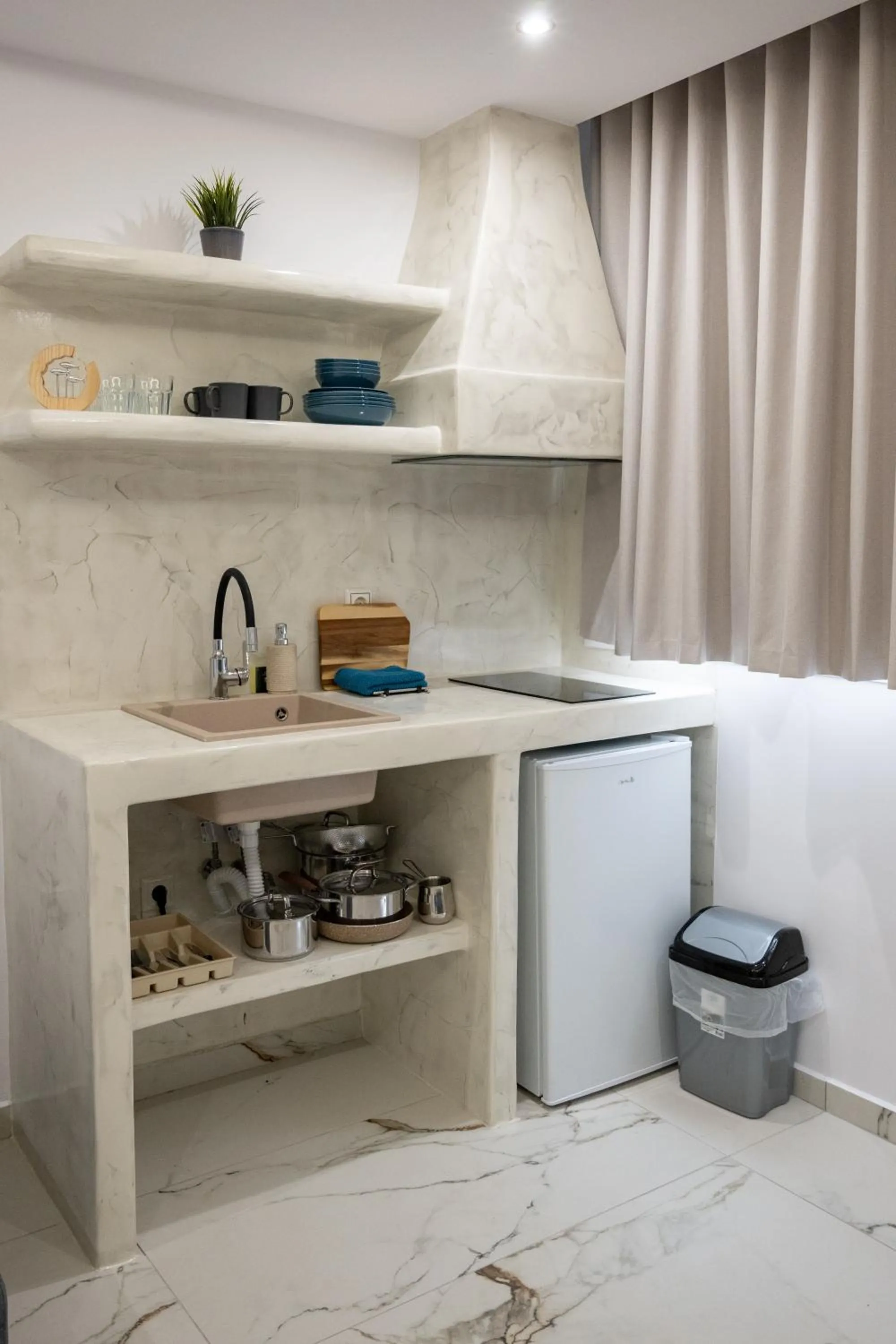 Kitchen or kitchenette in Katerina Roza Studios - Heartfelt Hospitality in the City