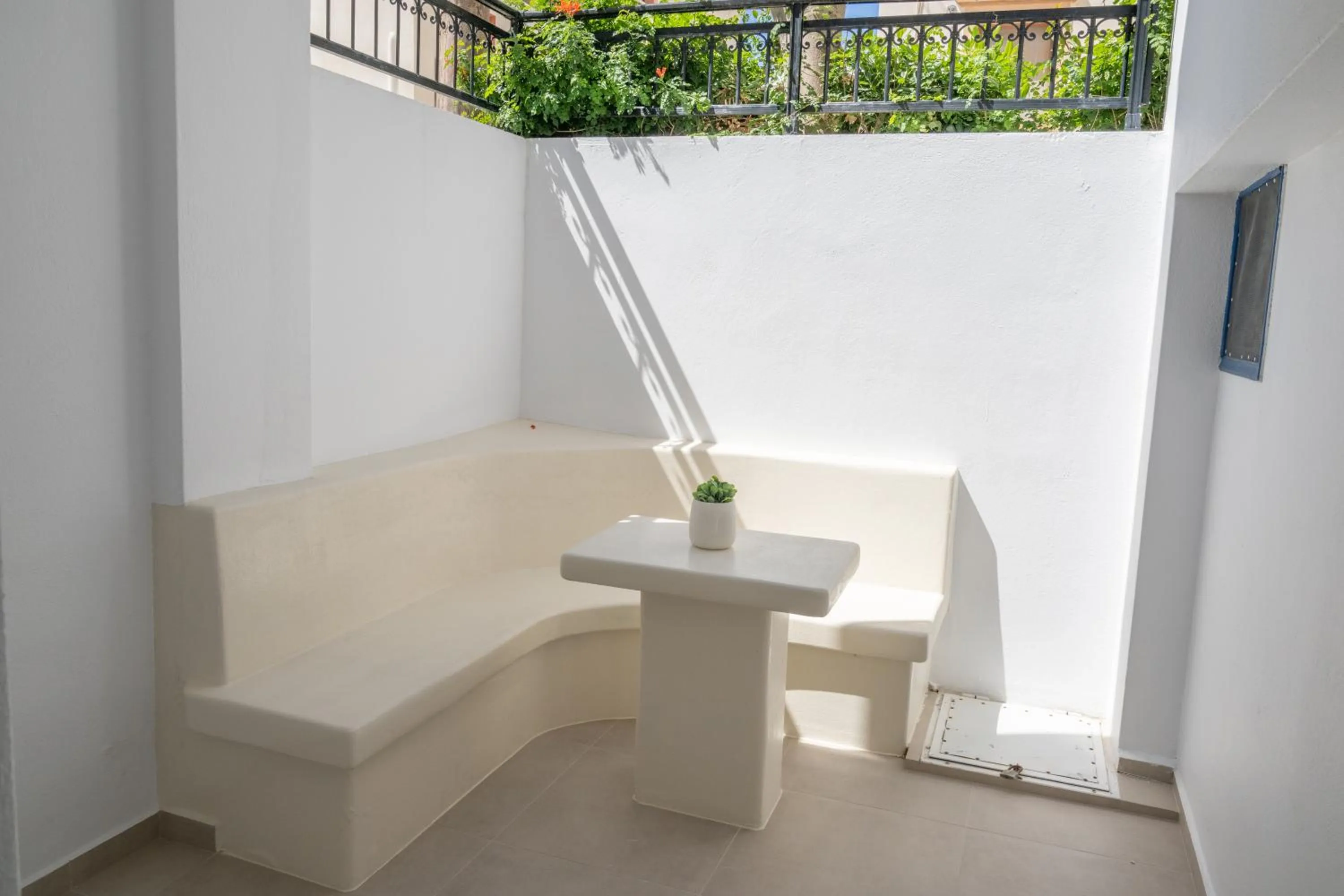Patio in Katerina Roza Studios - Heartfelt Hospitality in the City