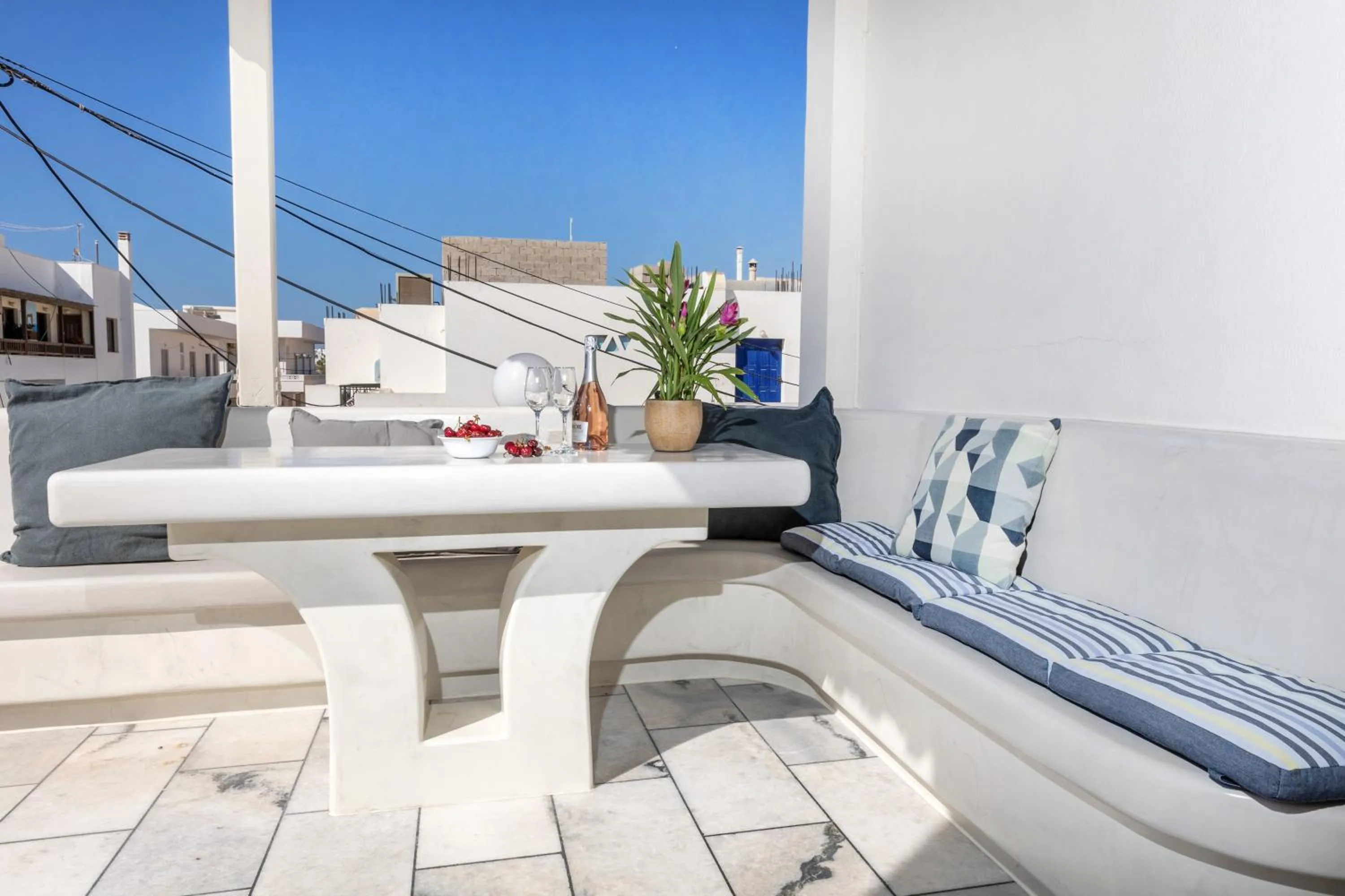 Day in Katerina Roza Studios - Heartfelt Hospitality in the City