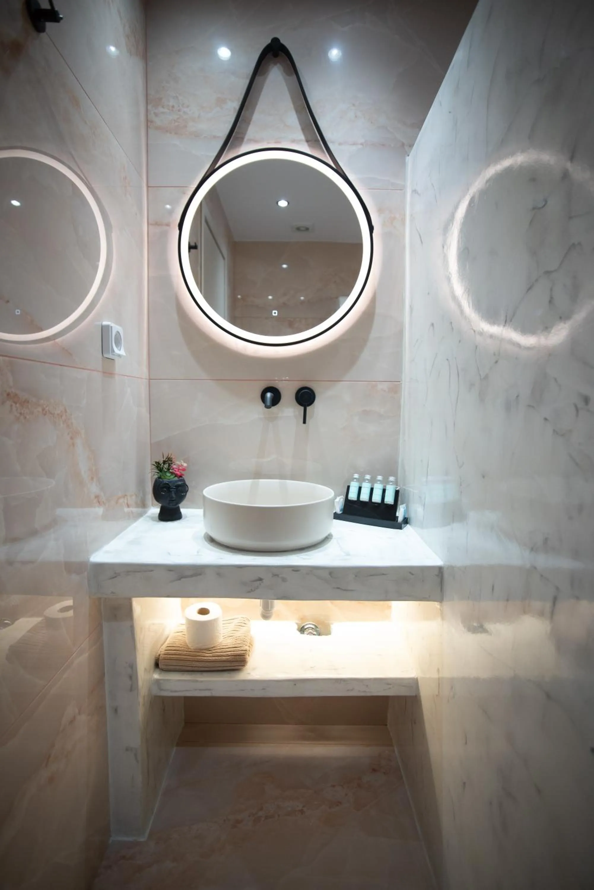 Shower in Katerina Roza Studios - Heartfelt Hospitality in the City