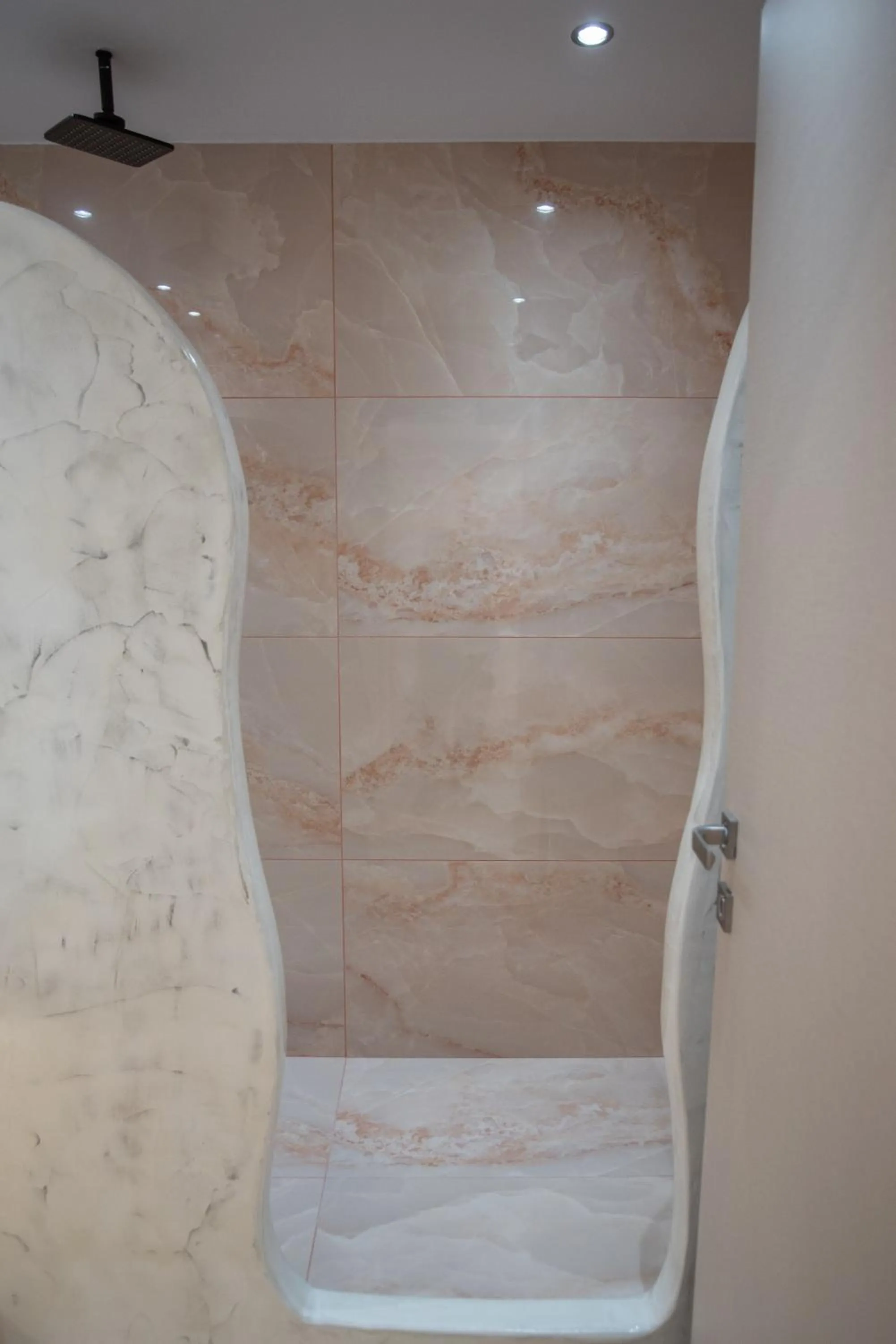 Shower in Katerina Roza Studios - Heartfelt Hospitality in the City