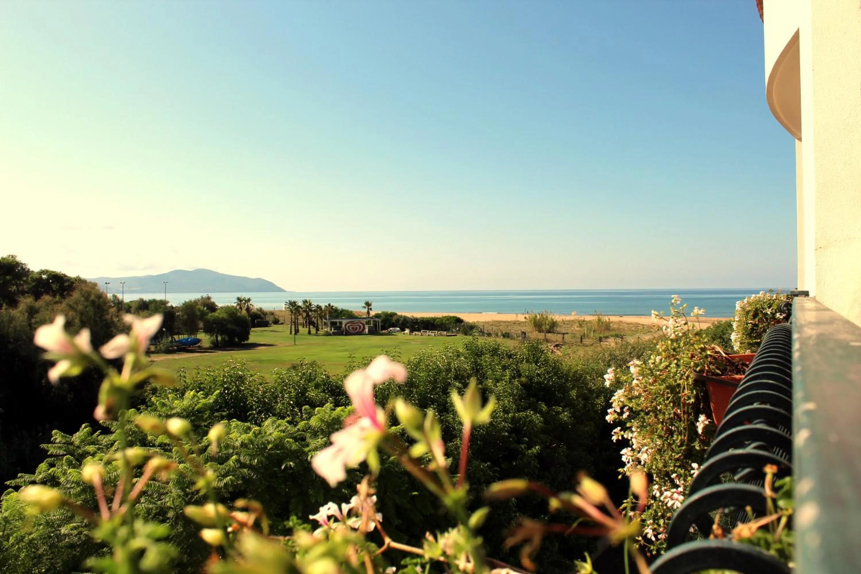 Sea view in Parco Dei Principi