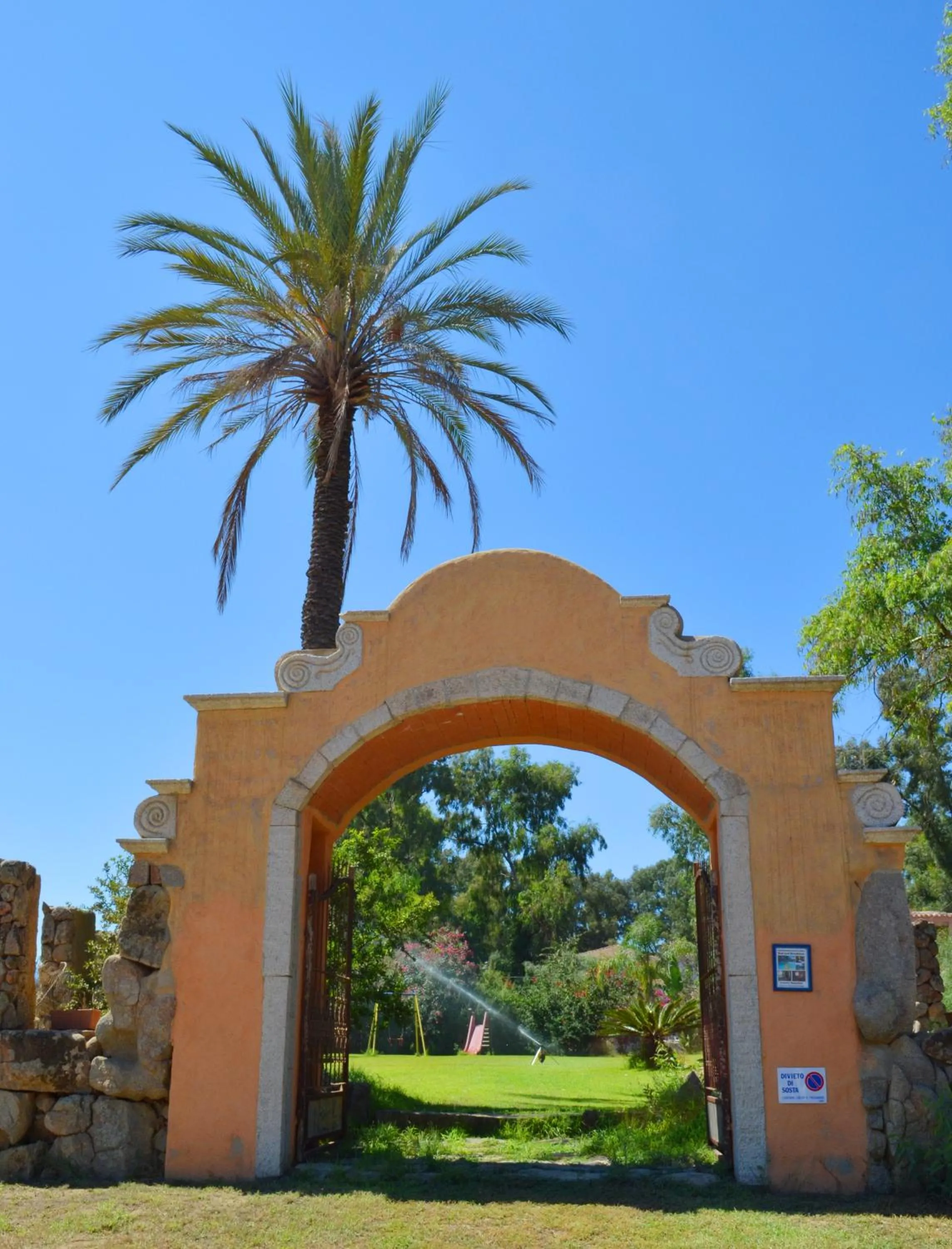 Facade/entrance in Principessa de Navarra