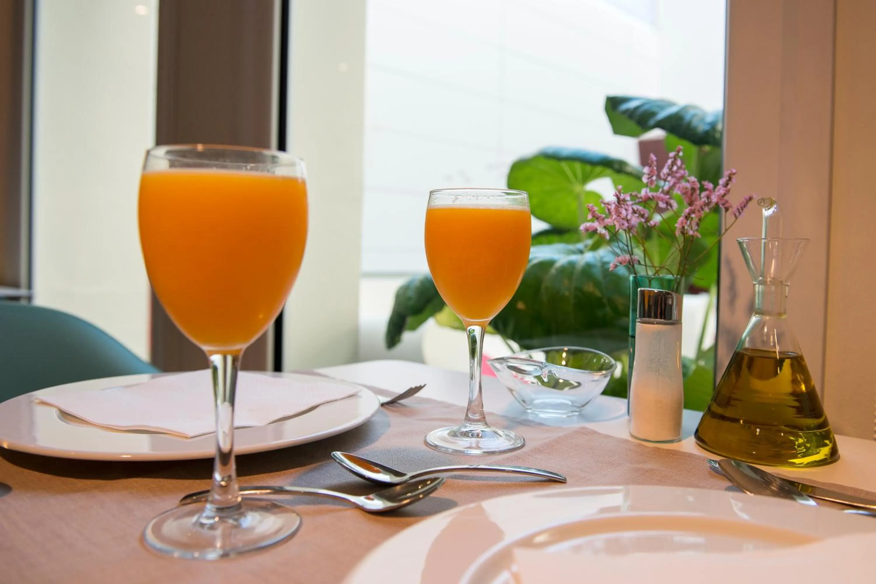 Buffet breakfast in La Alcoba del Agua Hotel Boutique