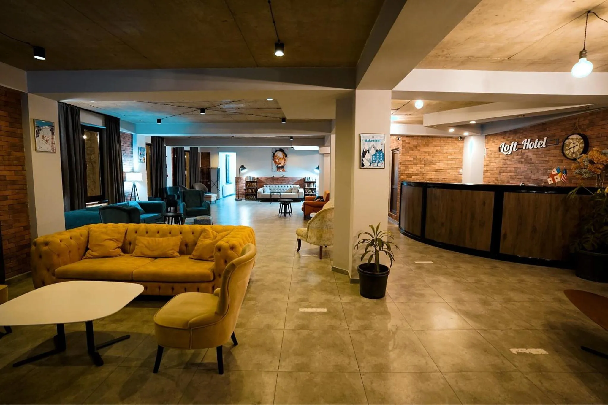Communal lounge/ TV room in Loft Hotel Bakuriani