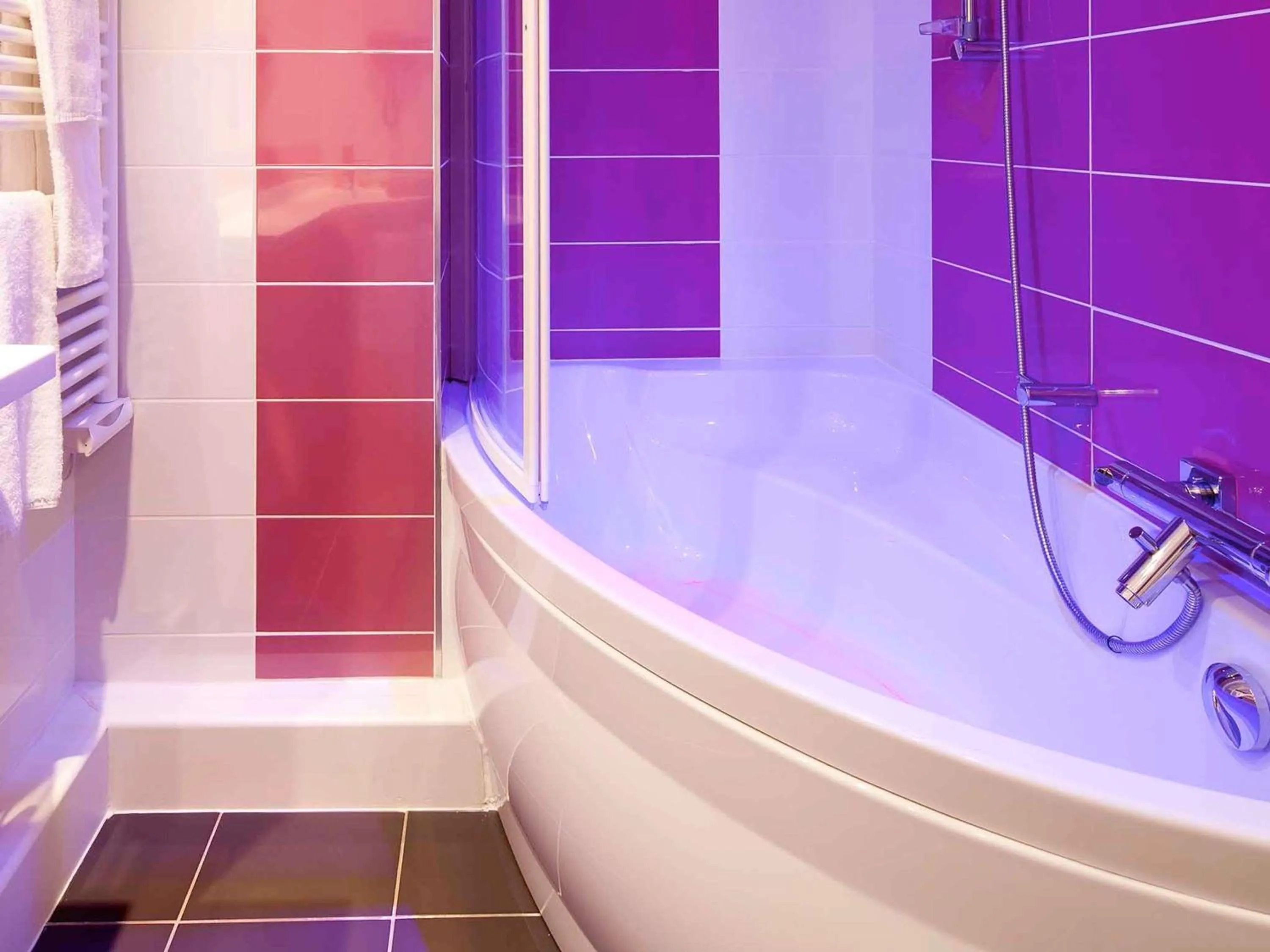 Bedroom in ibis Styles Blois Centre Gare