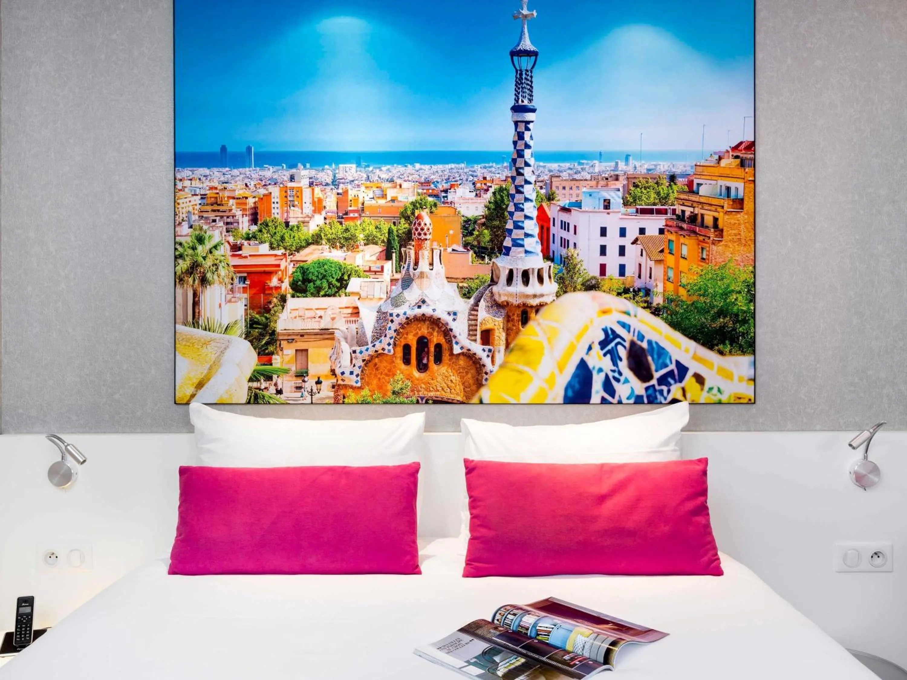 Bedroom, Bed in ibis Styles Blois Centre Gare