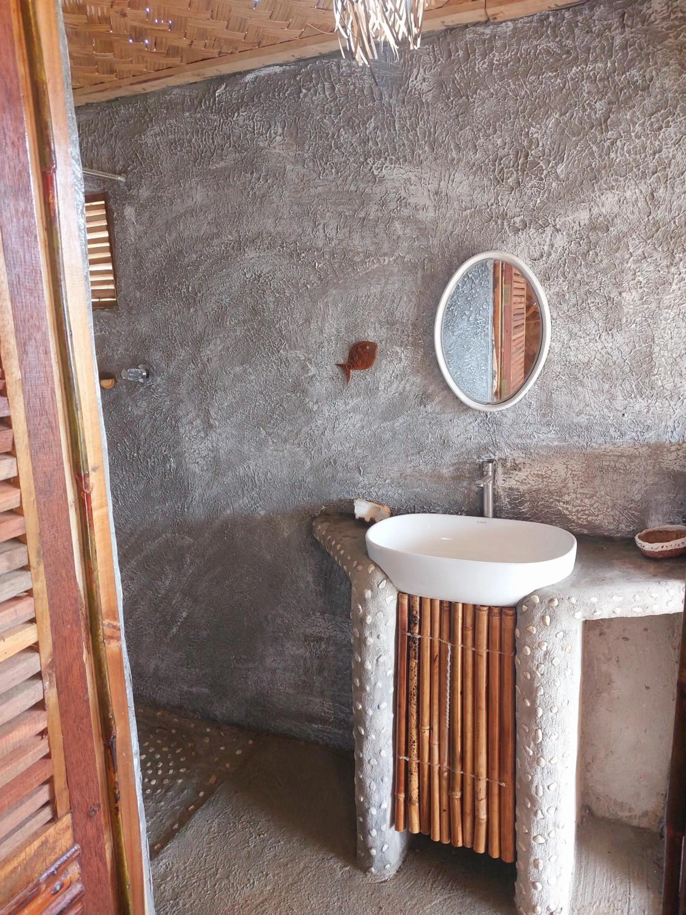 Bathroom in Jungle Bar Honeymoon suite & private pool