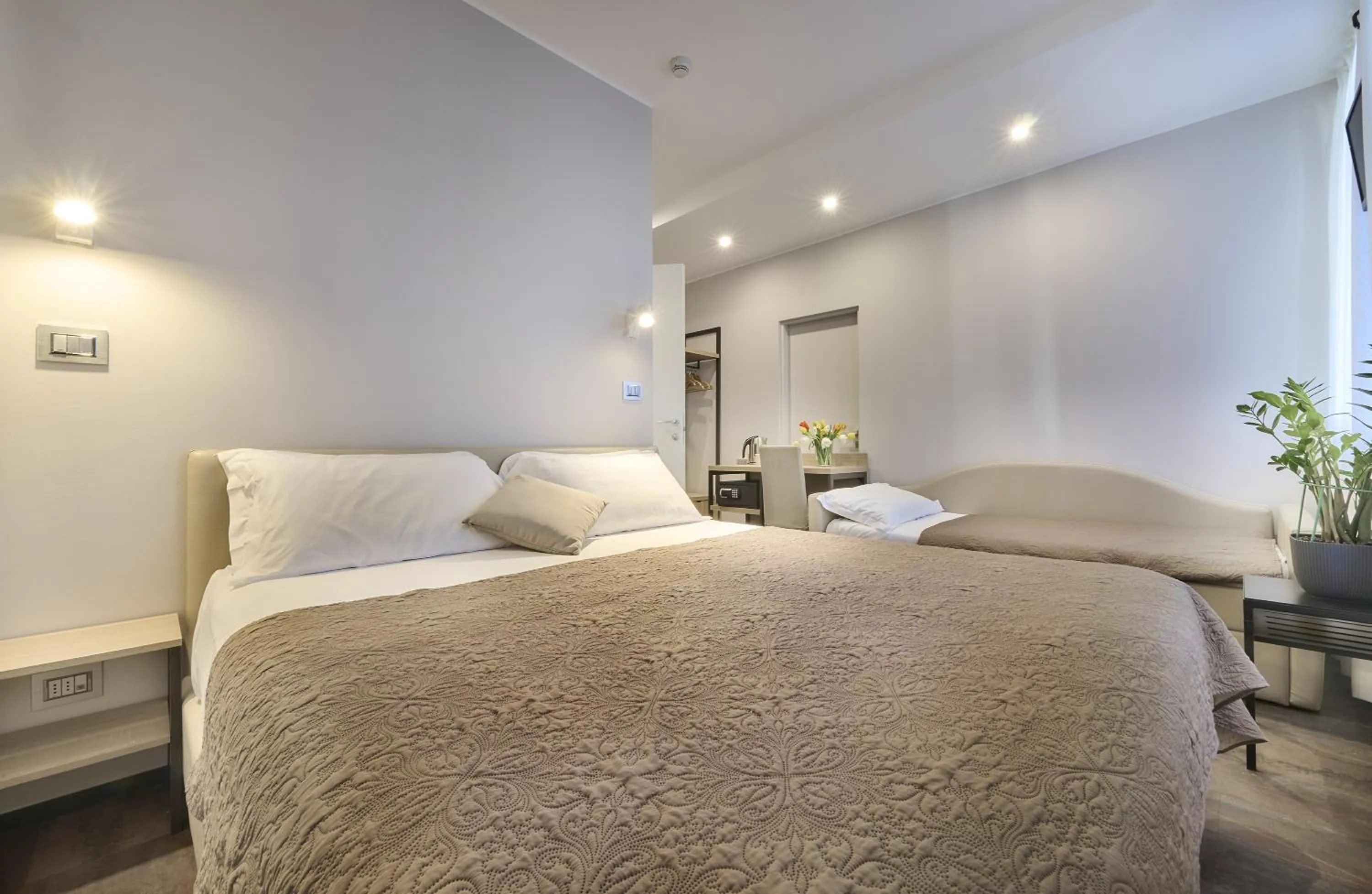 Bed in Albergo Silvio