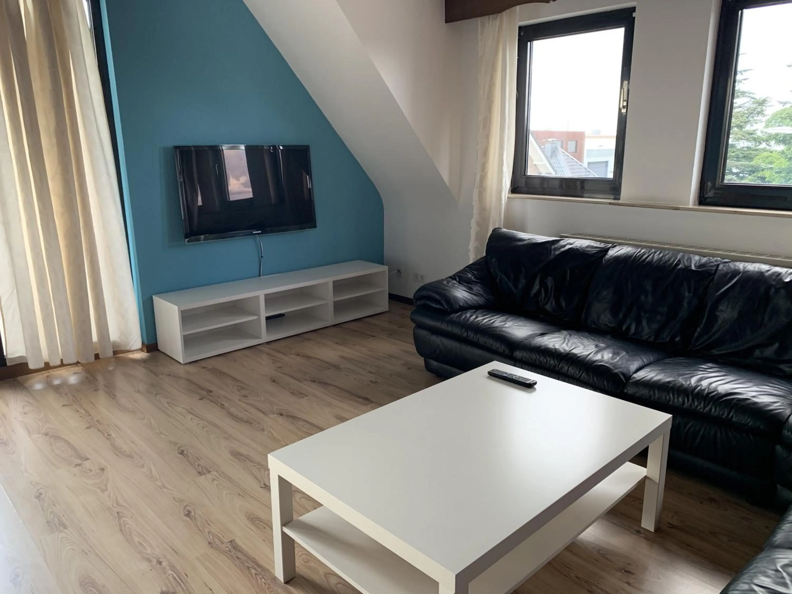 TV and multimedia in Apart-Hotel Rheinischer Hof Dormagen