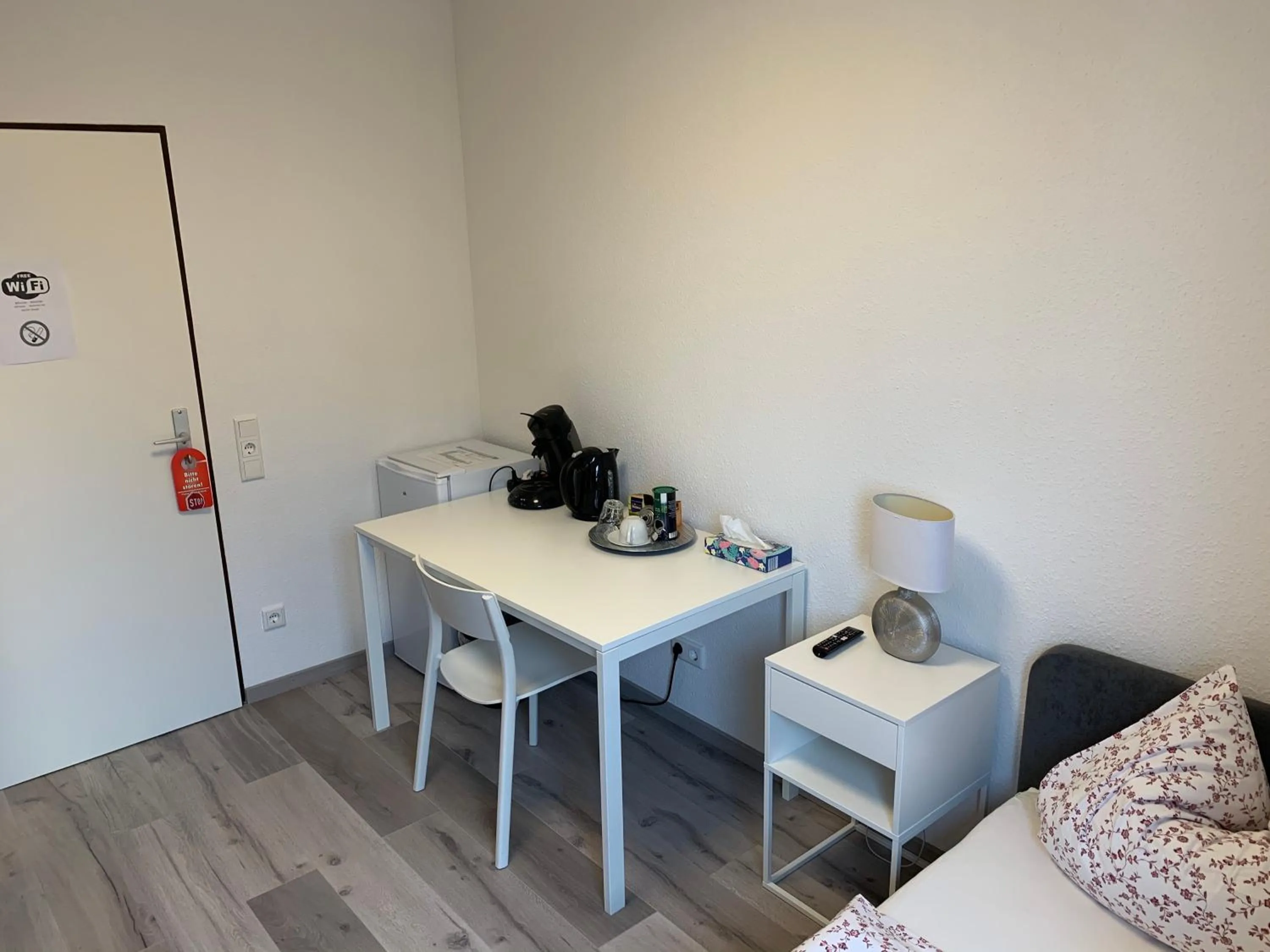 Coffee/tea facilities in Apart-Hotel Rheinischer Hof Dormagen