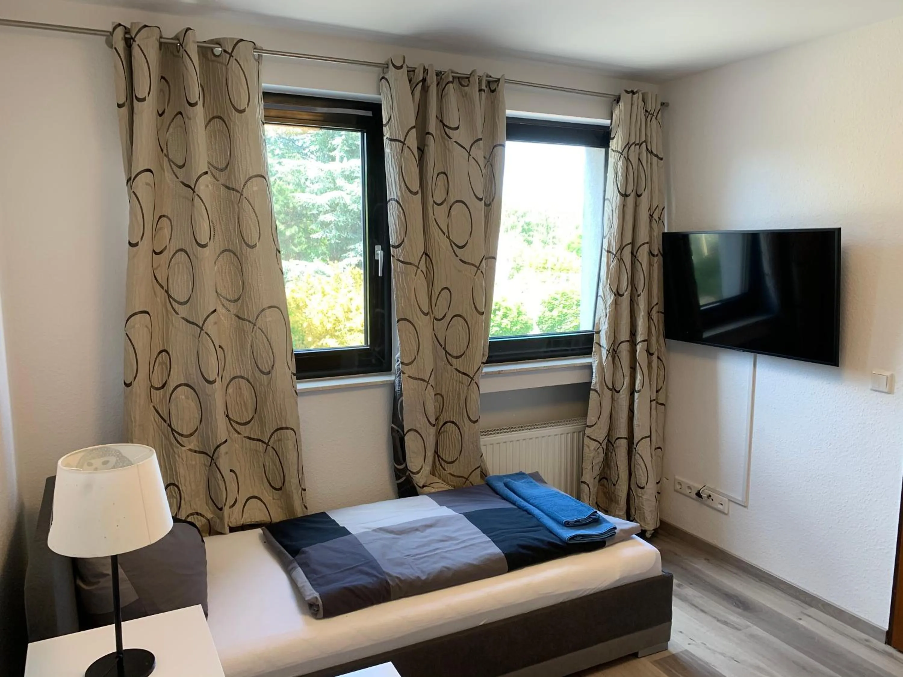 Photo of the whole room, Bed in Apart-Hotel Rheinischer Hof Dormagen