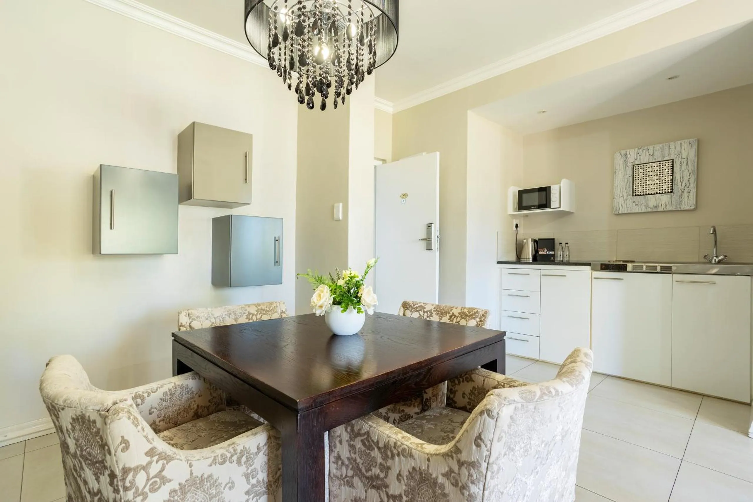 Kitchen or kitchenette in Devonvale Golf & Wine Estate