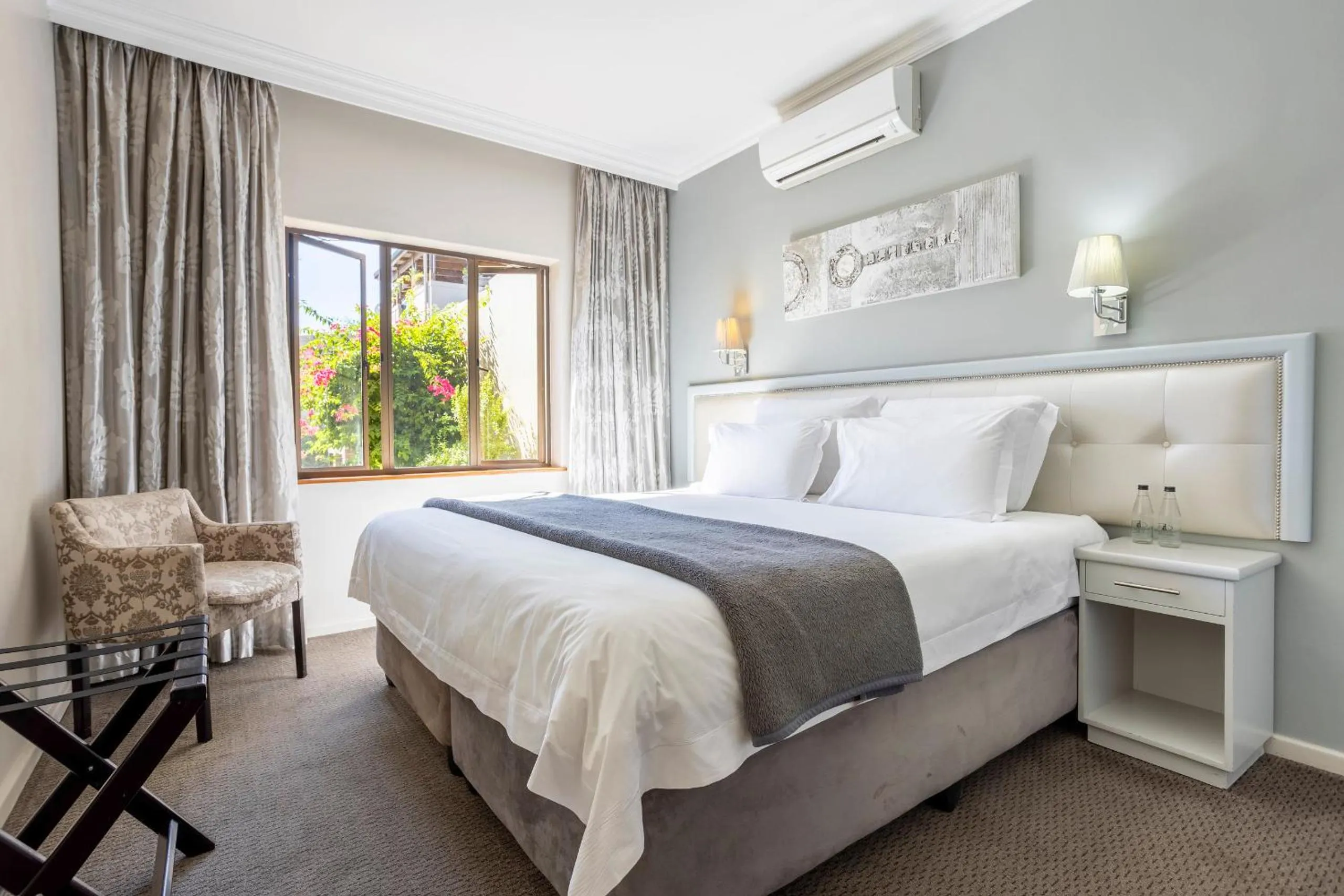 Bedroom, Bed in Devonvale Golf & Wine Estate