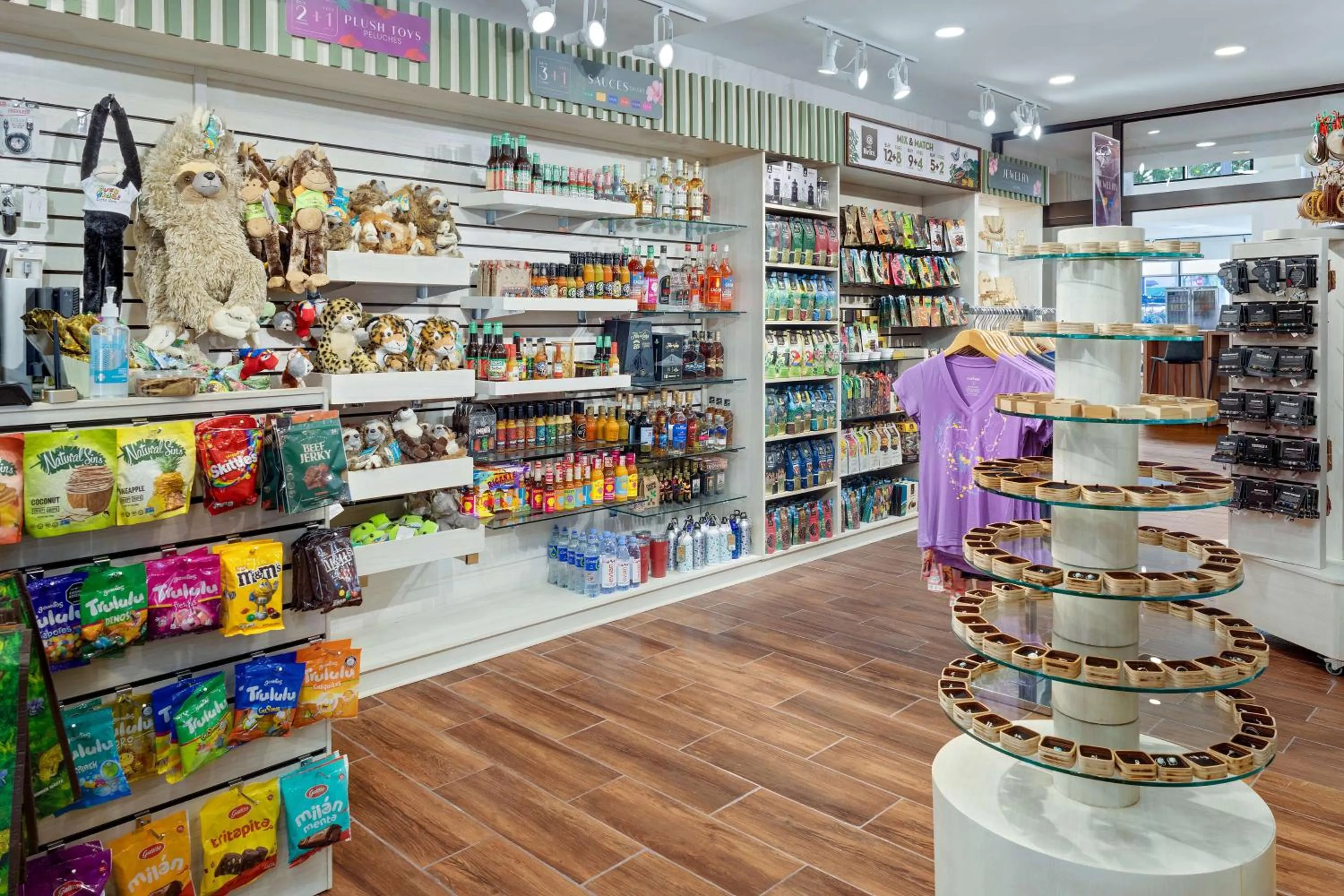 On-site shops in Hampton By Hilton San Jose Airport Costa Rica