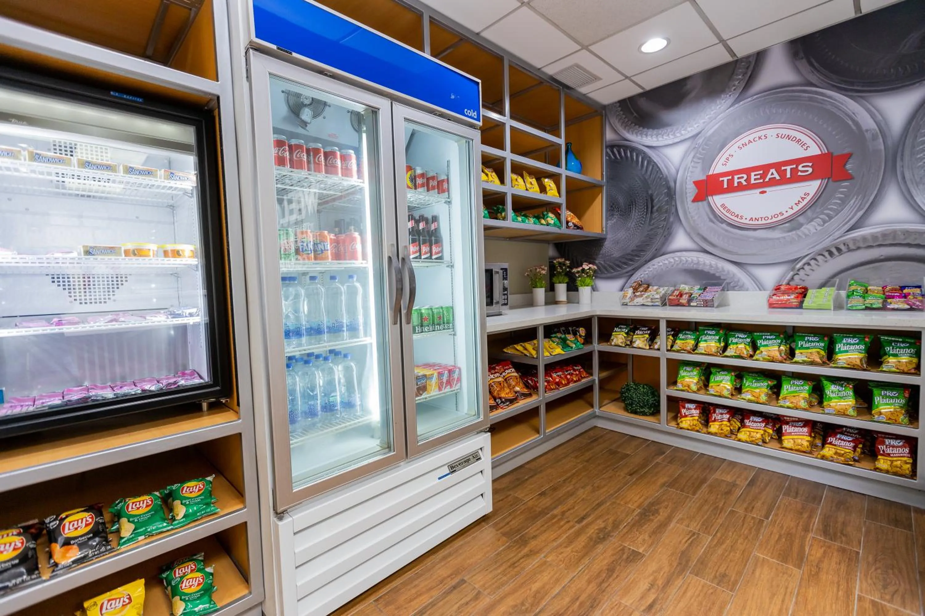 On-site shops in Hampton By Hilton San Jose Airport Costa Rica