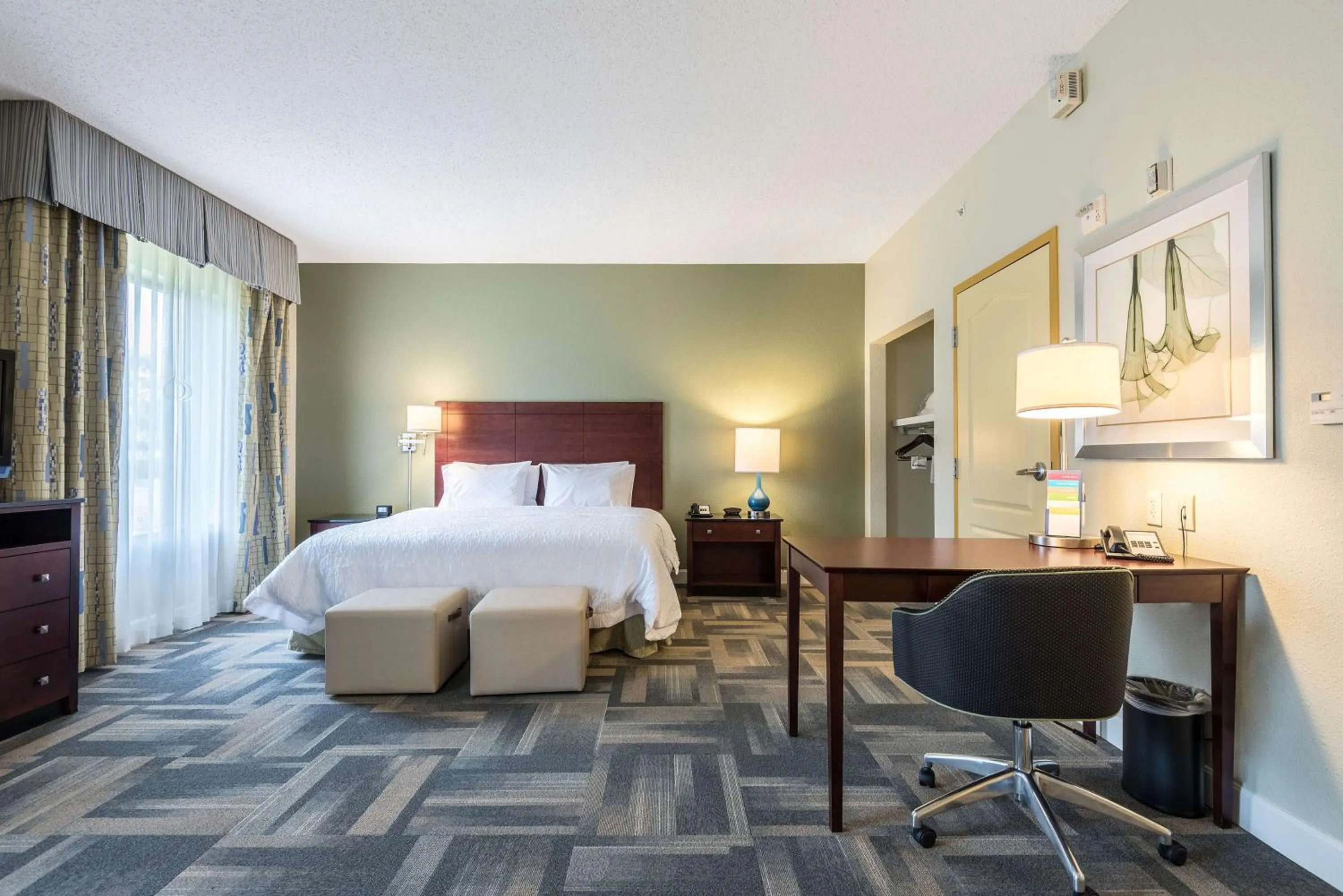 Bedroom, Bed in Hampton Inn & Suites Orlando-South Lake Buena Vista