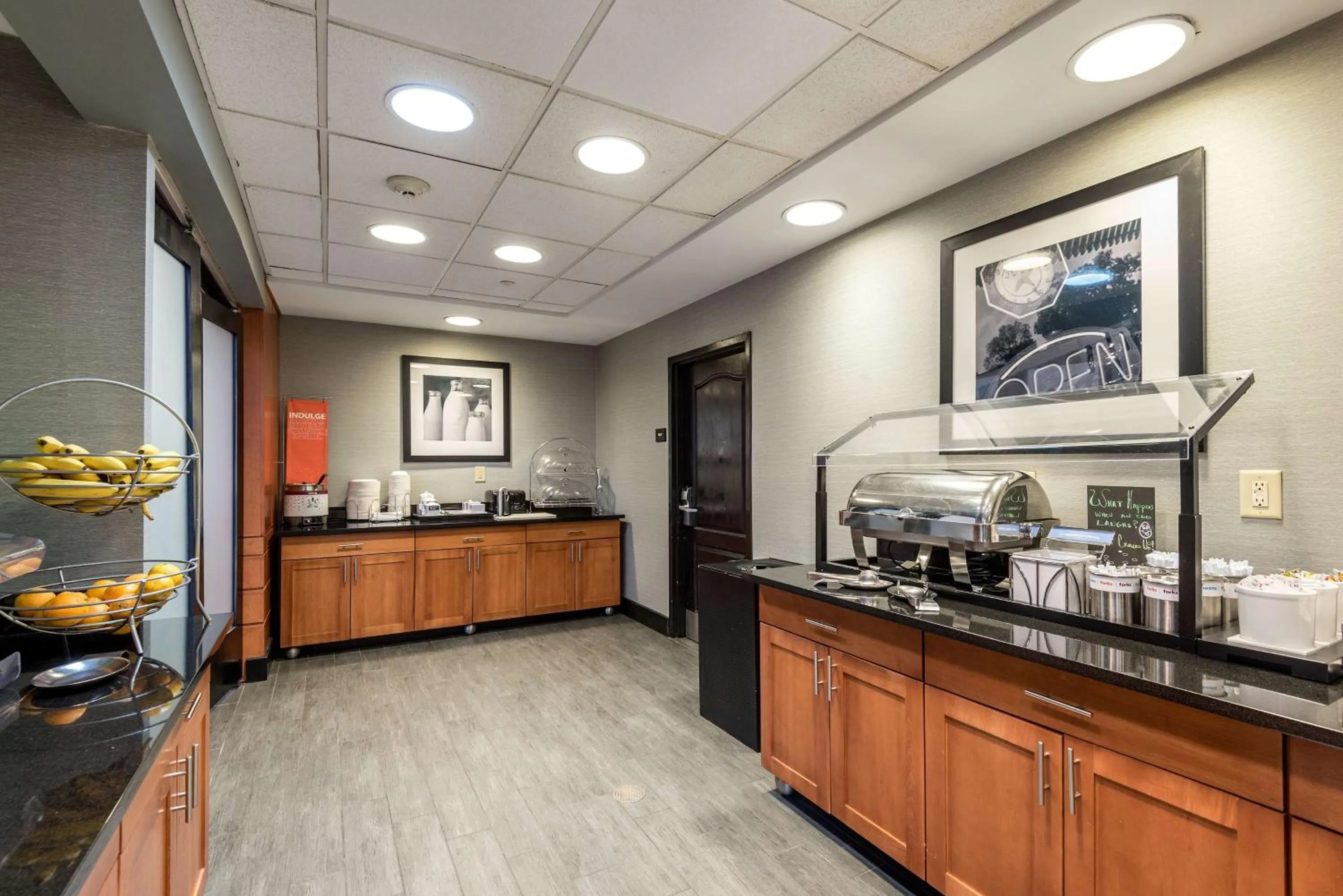 Restaurant/places to eat in Hampton Inn & Suites Orlando-South Lake Buena Vista