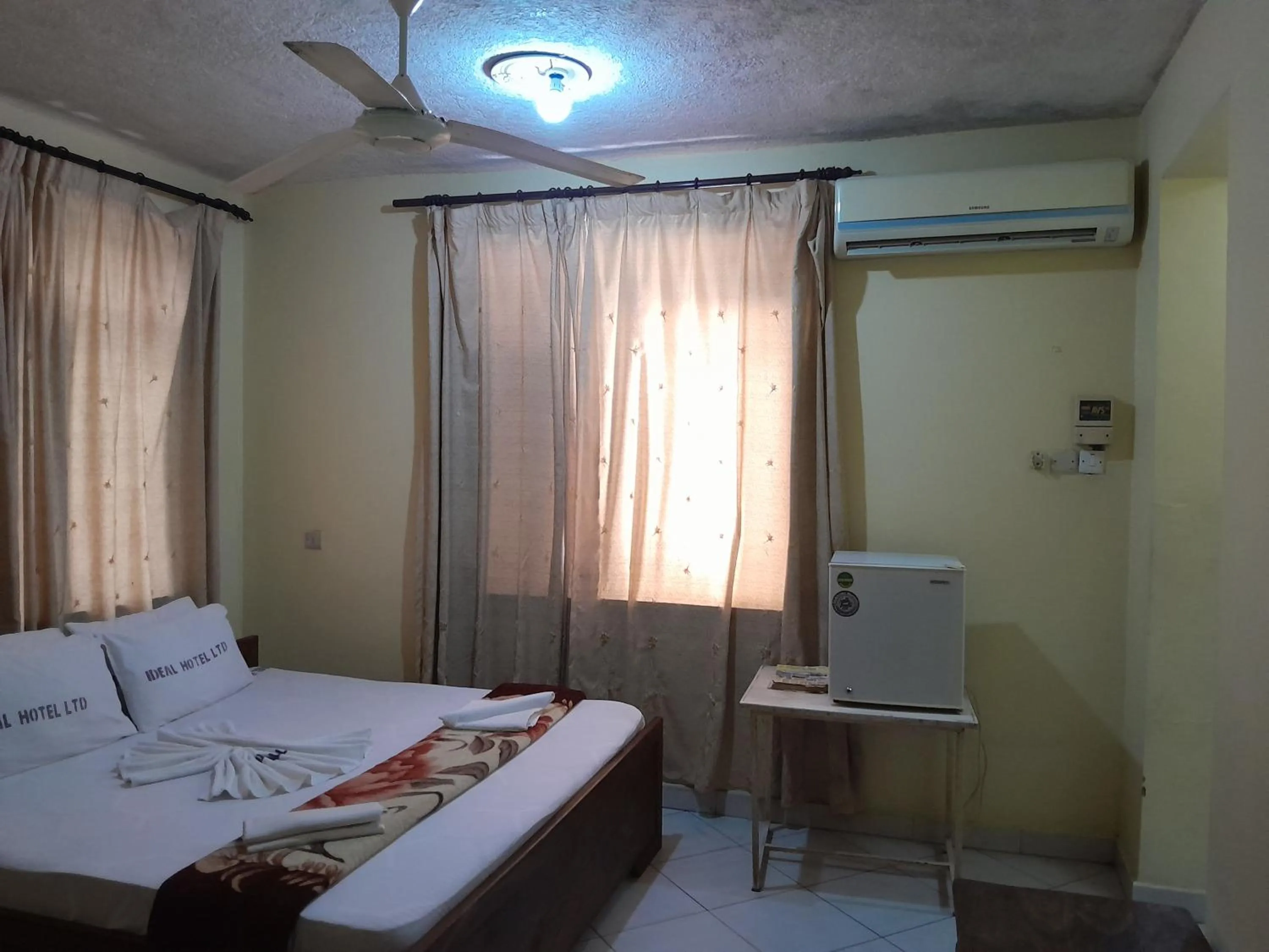 Photo of the whole room, Bed in Hotel Ideal