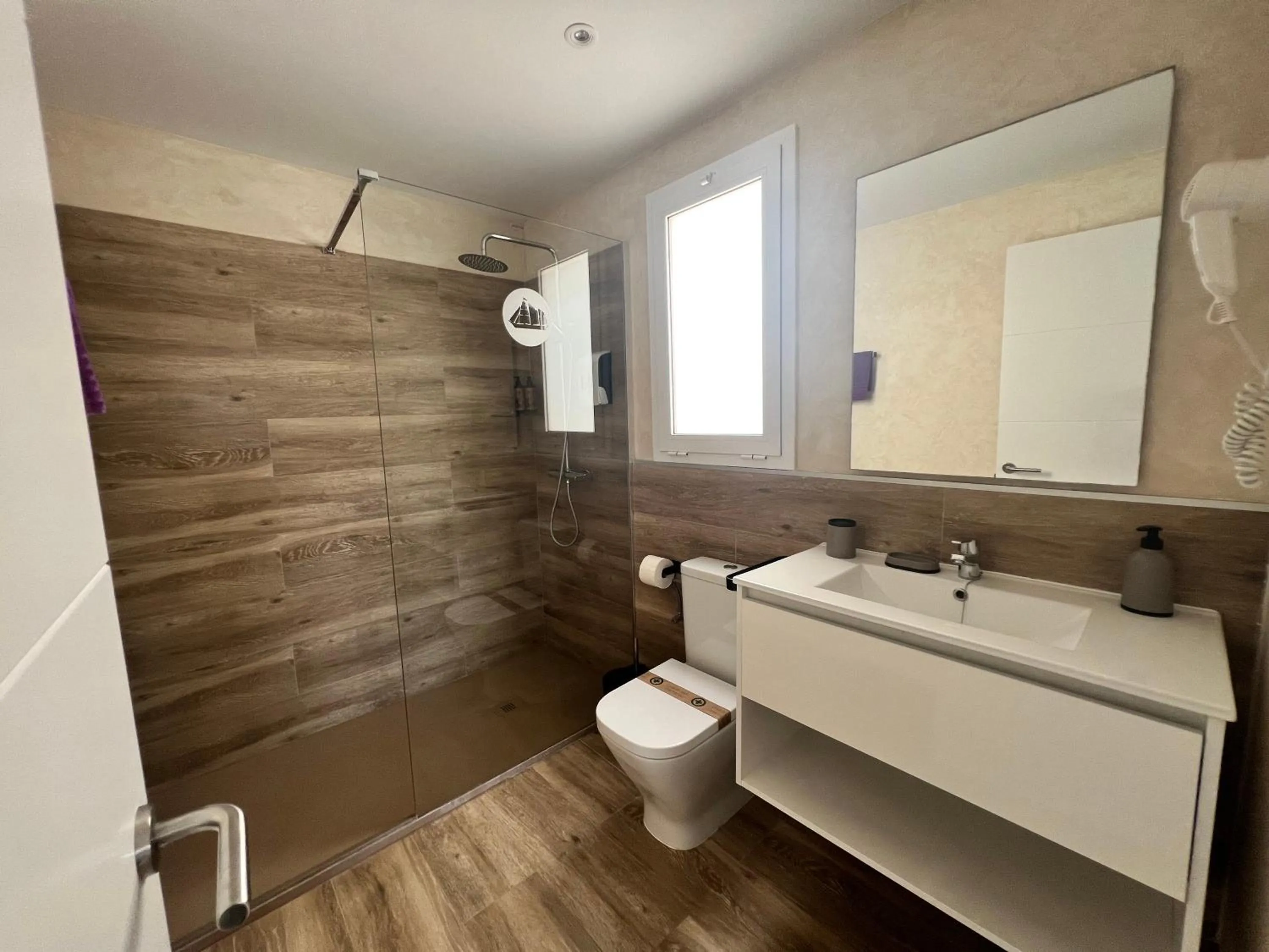 Bathroom in Apartamentos El Bergantin Menorca Club