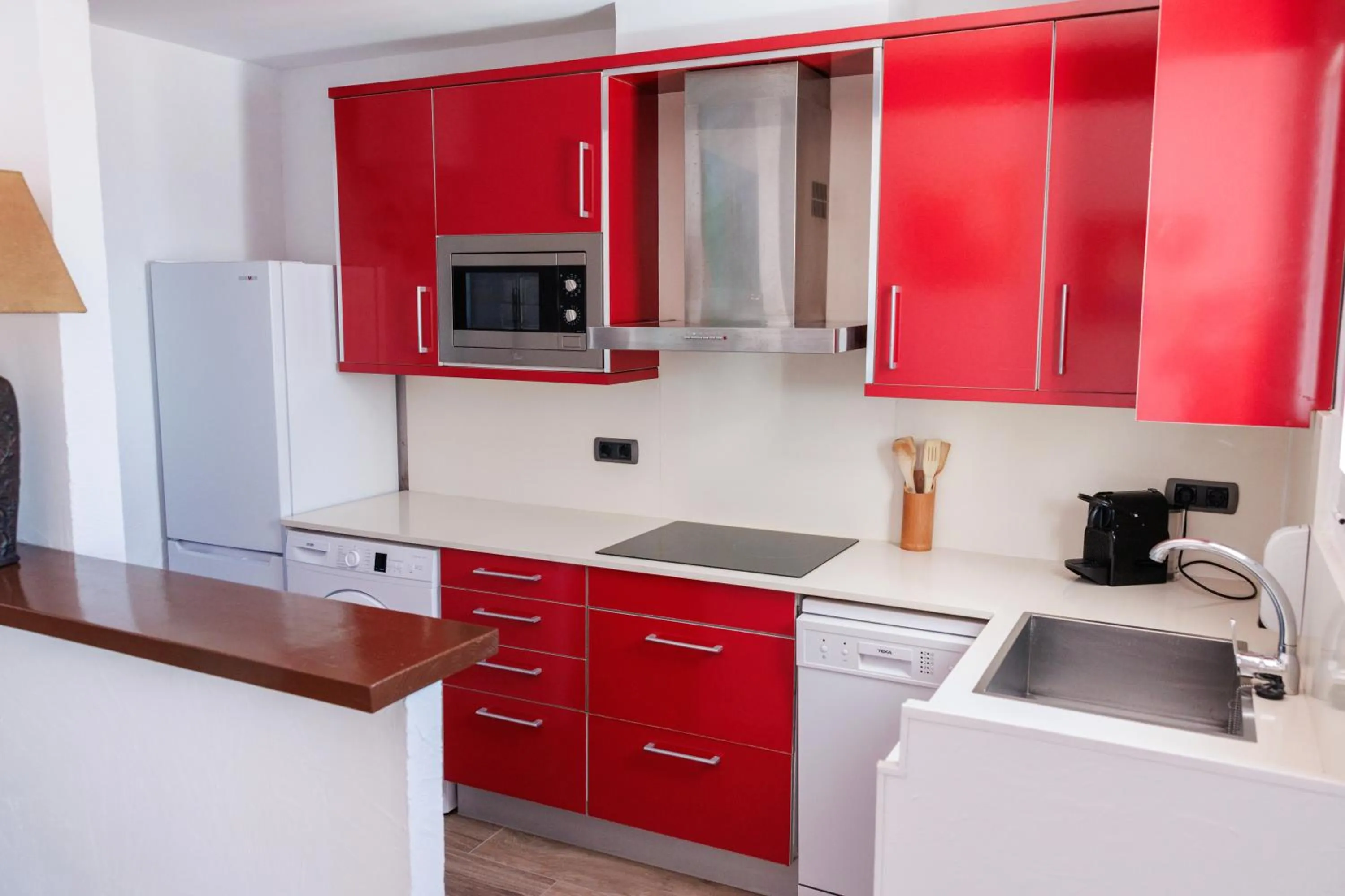 Kitchen or kitchenette in Apartamentos El Bergantin Menorca Club