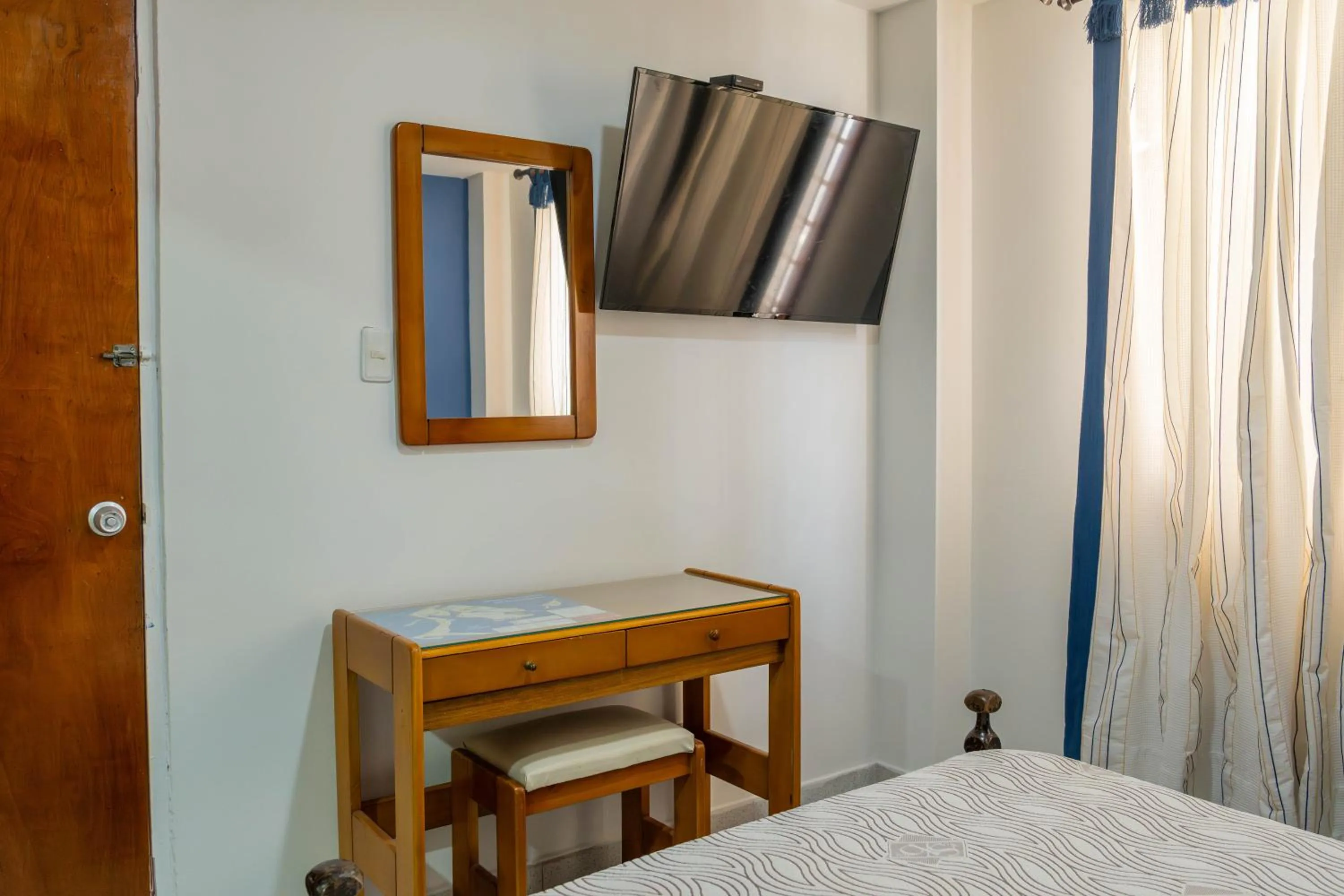 TV and multimedia, Bed in Hotel Veleros Cartagena