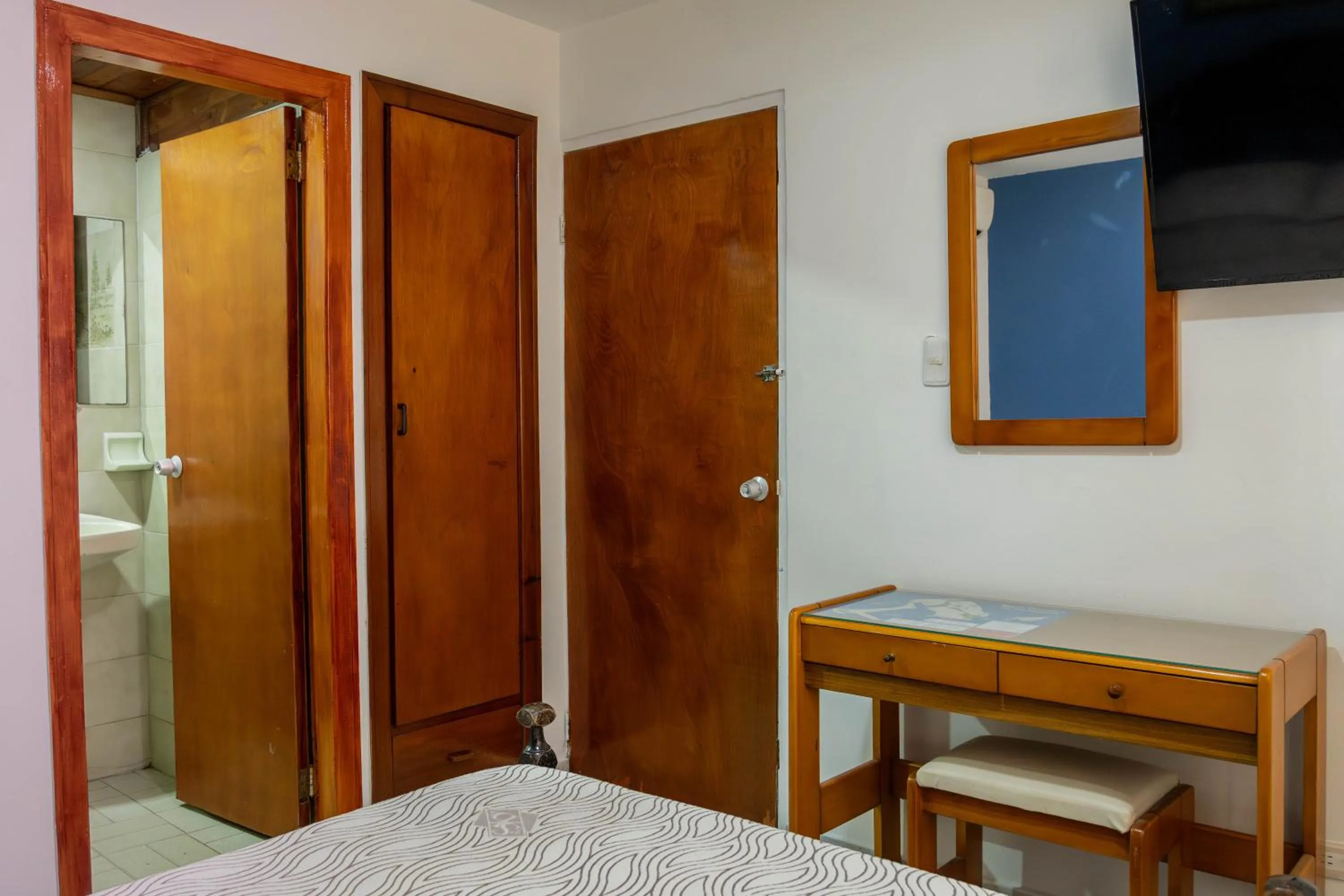 TV and multimedia, Bed in Hotel Veleros Cartagena