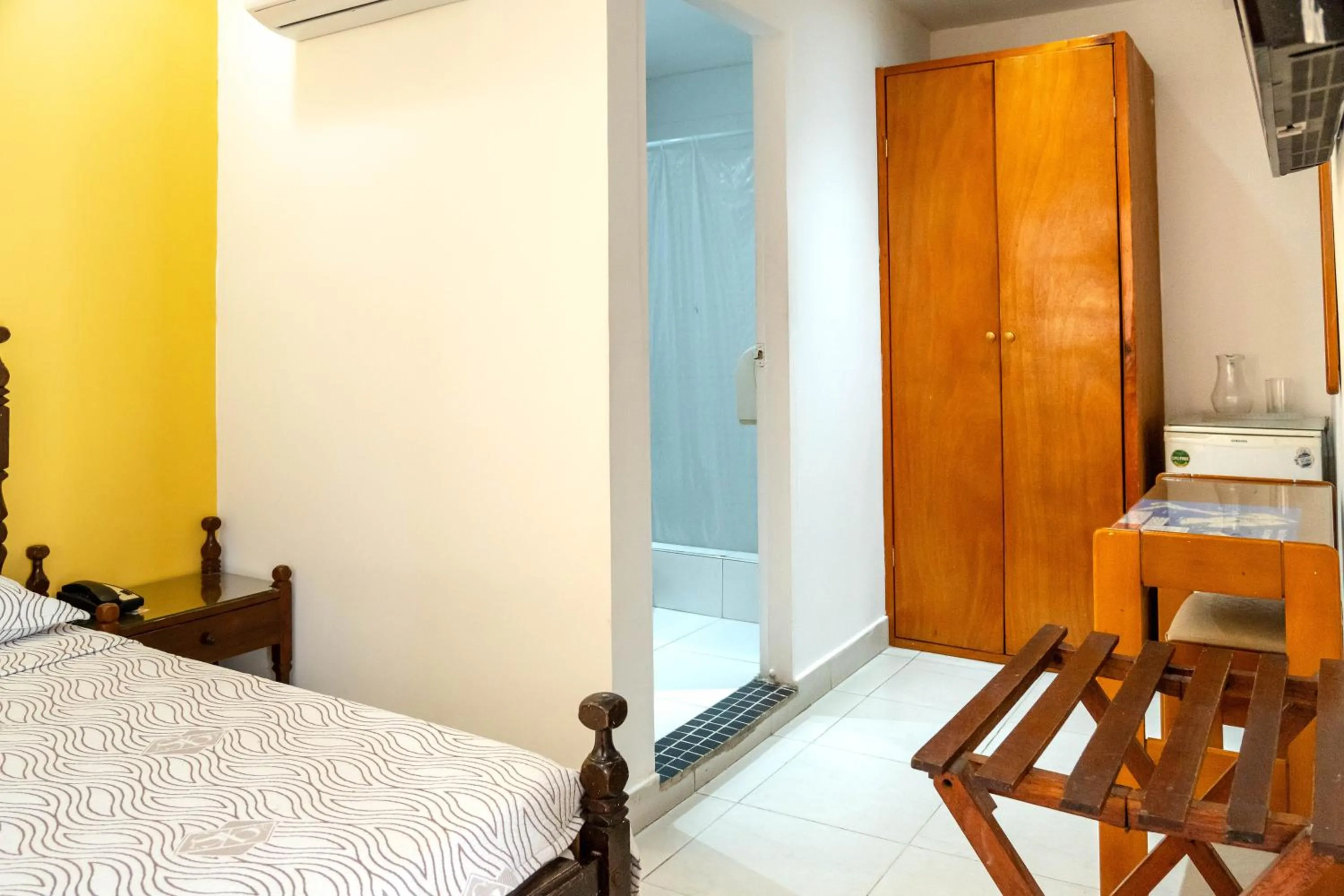 TV and multimedia, Bed in Hotel Veleros Cartagena