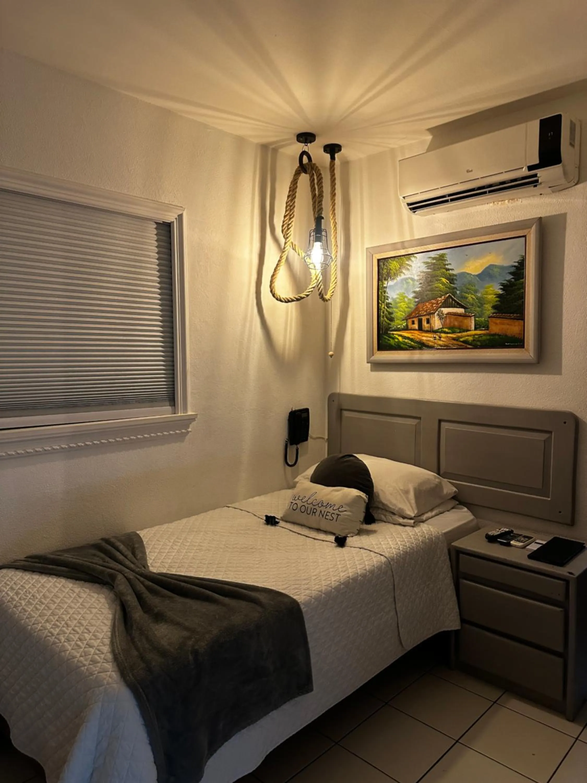 Bedroom, Bed in Berlor Airport Inn