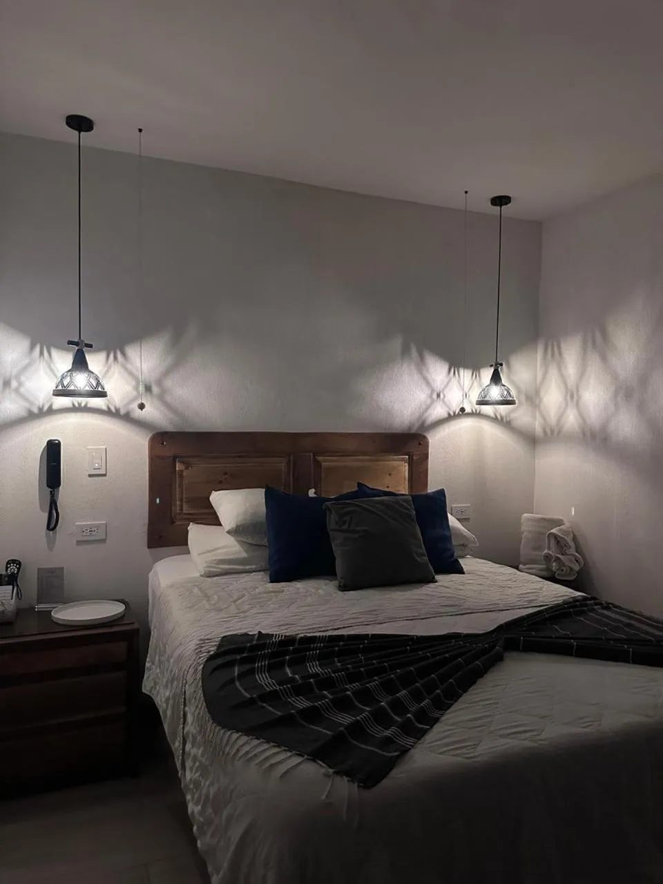 Photo of the whole room, Bed in Berlor Airport Inn