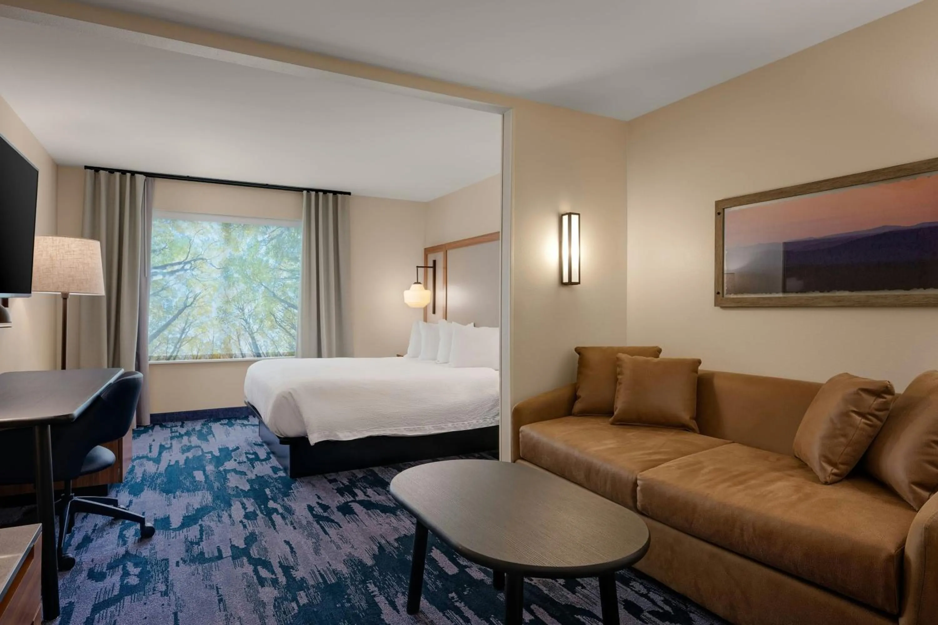 Photo of the whole room, Bed in Fairfield Inn & Suites by Marriott Missoula Airport