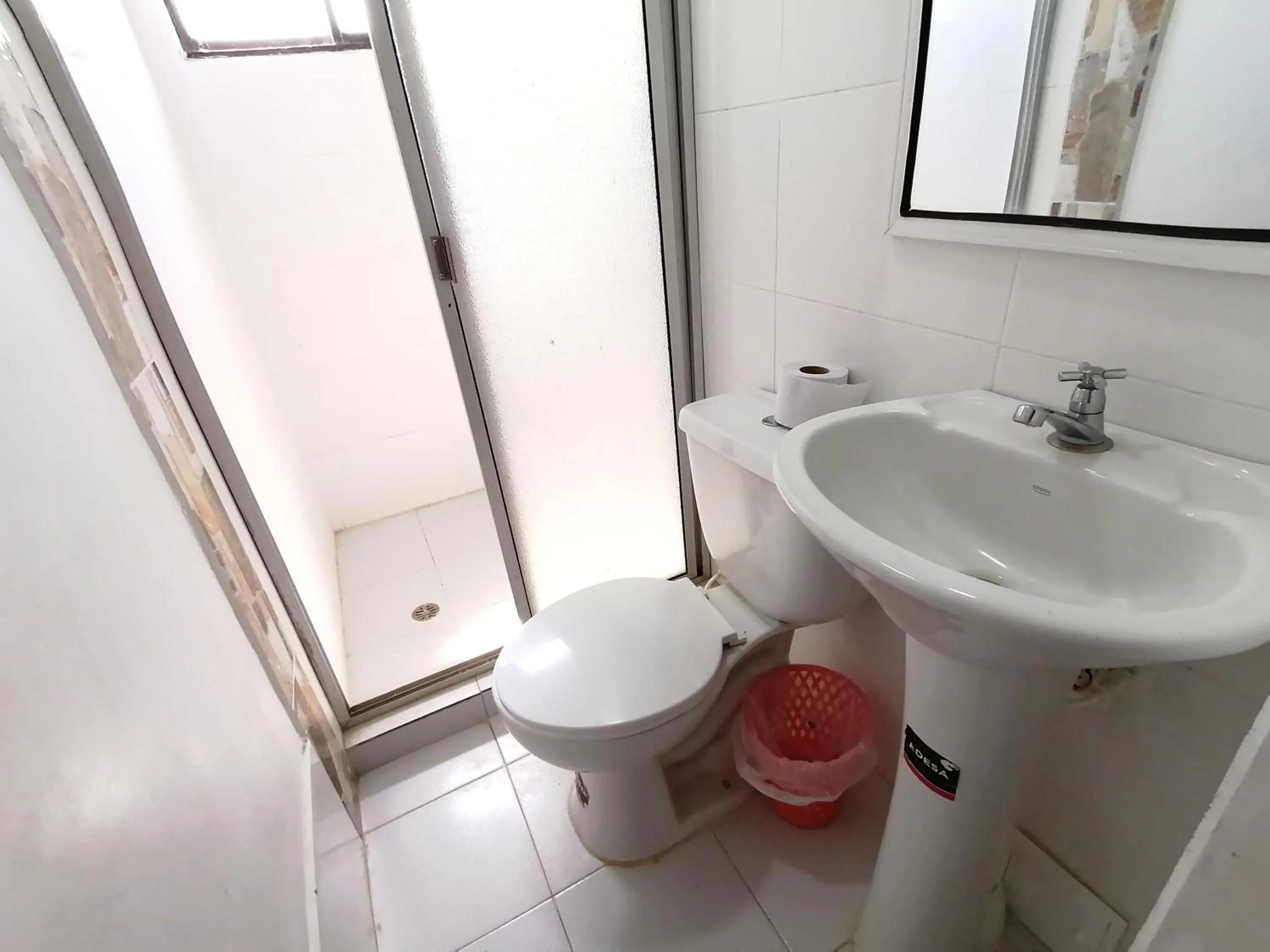 Shower in Hotel Montecarlo Beach