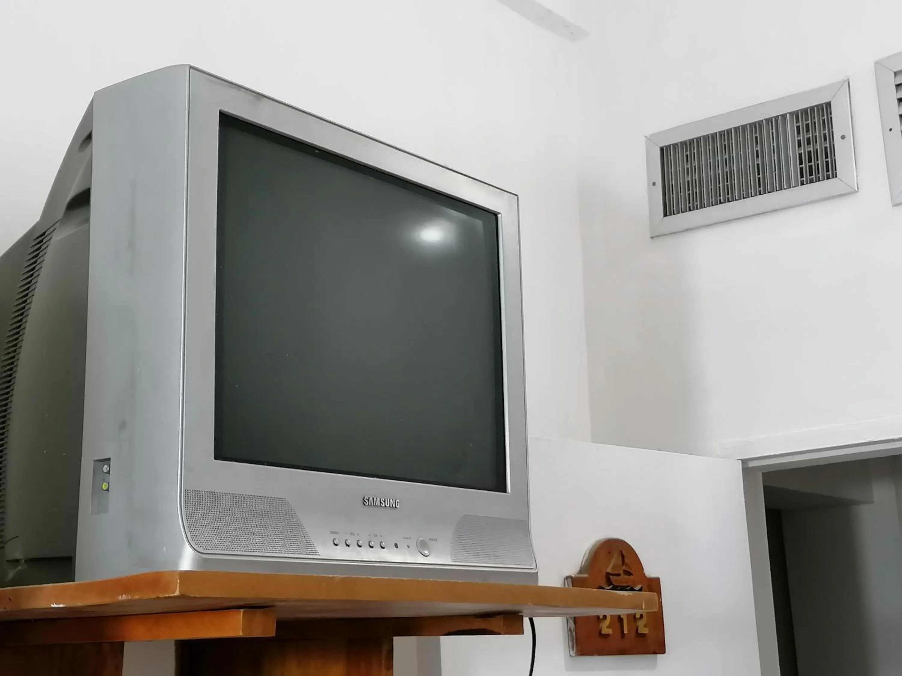 TV and multimedia in Hotel Montecarlo Beach