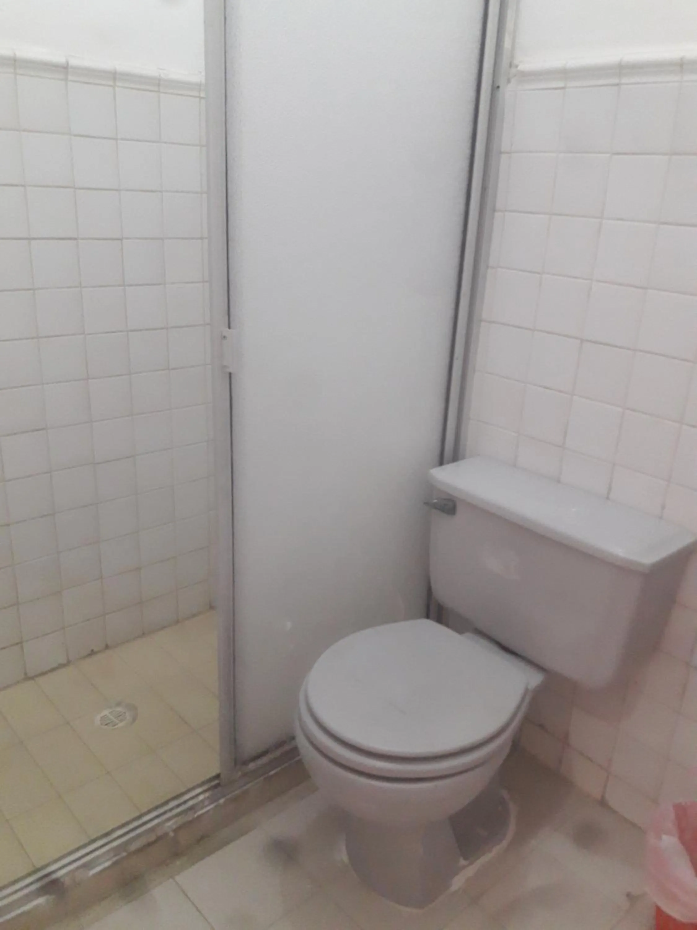 Shower in Hotel Montecarlo Beach