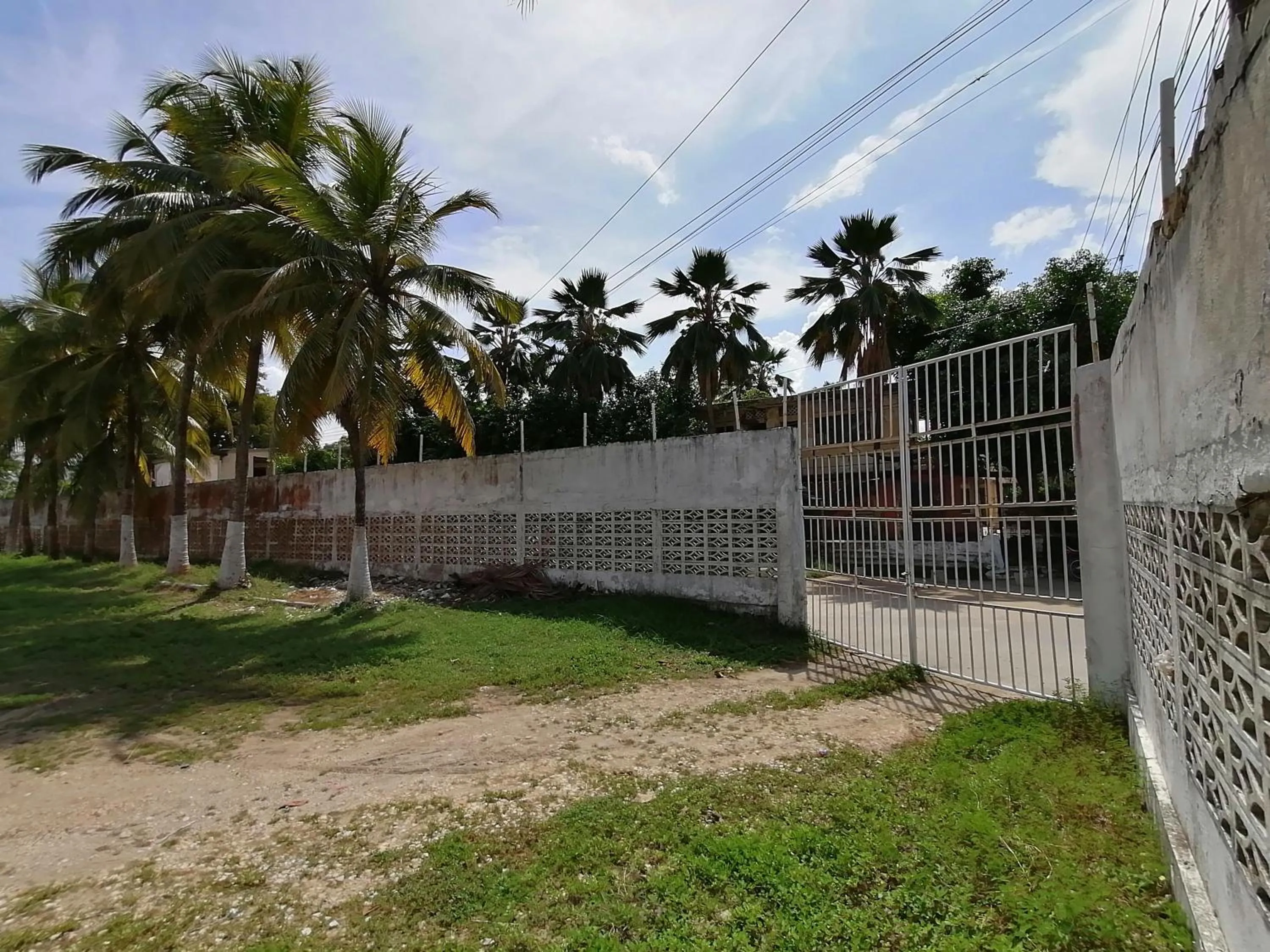Parking in Hotel Montecarlo Beach
