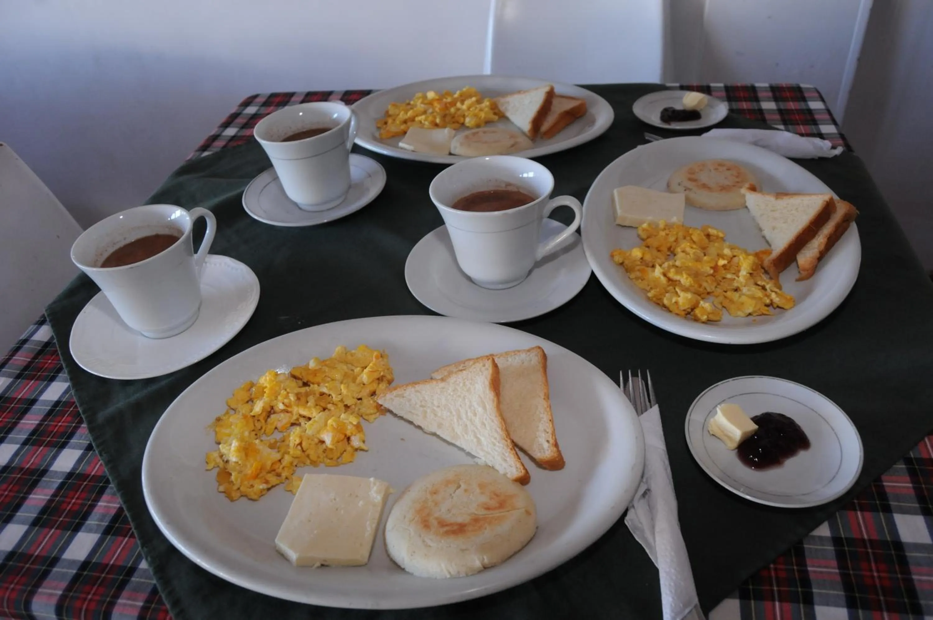 Restaurant/places to eat in Hotel Montecarlo Beach